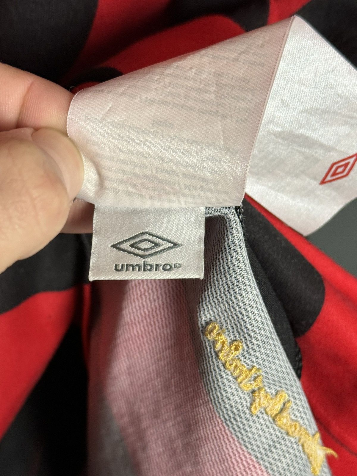 Umbro Manchester City 11/12 Away Kun Aguero Football Jersey Size US S / EU 44-46 / 1 - 14 Thumbnail