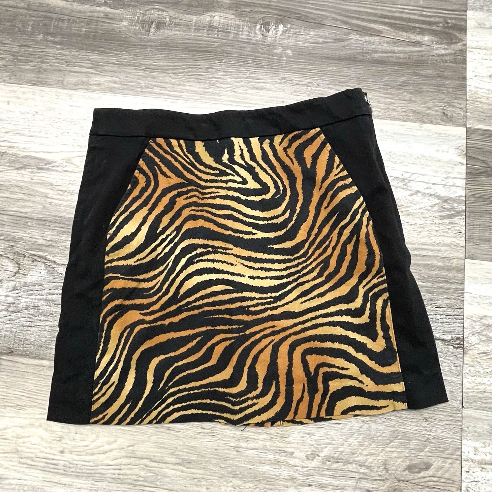 Polo Ralph Lauren Polo Ralph Lauren Skort Womens Size 0 Black Tiger Print Skirt Mini Short with Pockets Size 25" / US 0 / IT 36 - 6 Thumbnail