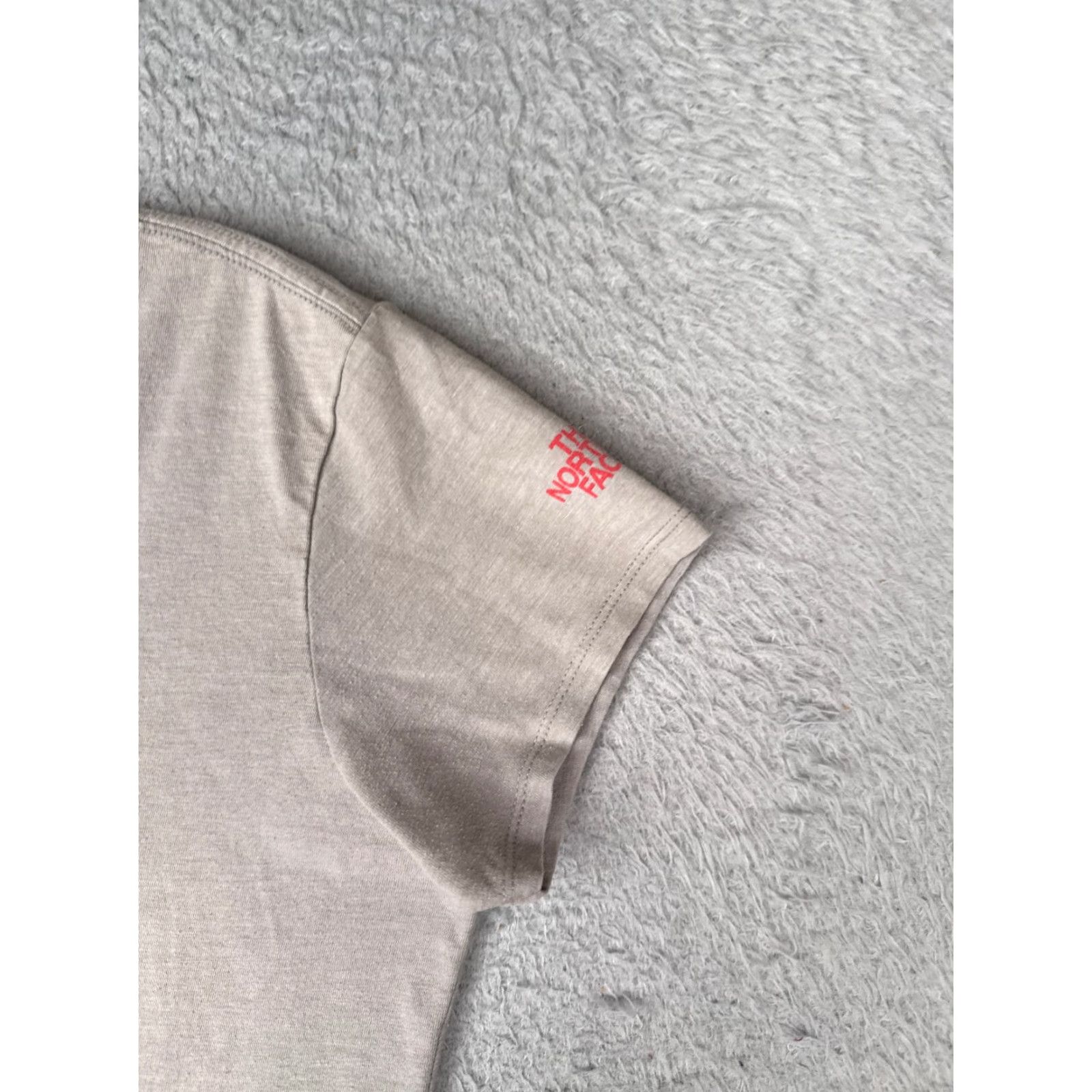 The North Face The North Face Shirt Women S Gray V-Neck Cotton Blend Bear Logo T-Shirt Casual All Seasons Womens Size S / US 4 / IT 40 - 2 Thumbnail