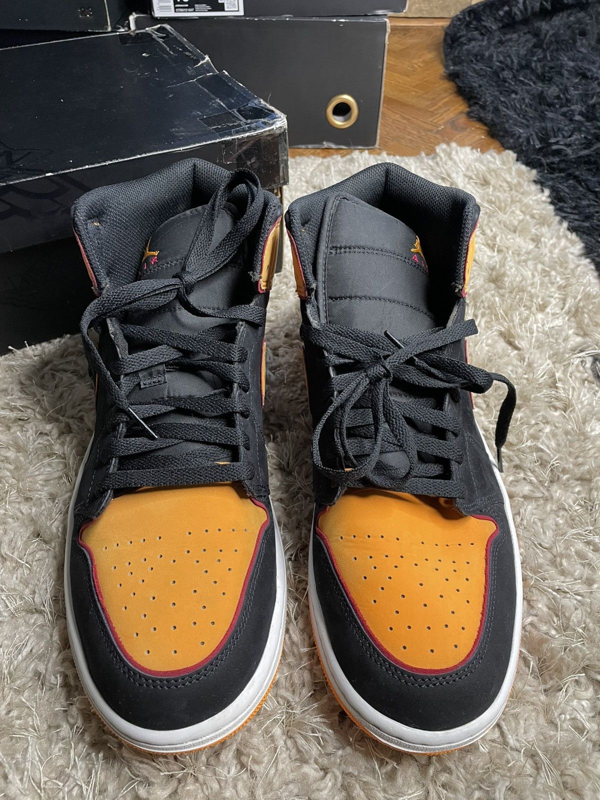 Jordan Brand Jordan 1 Mid SE vivid orange Size US 11.5 / EU 44-45 - 4 Thumbnail