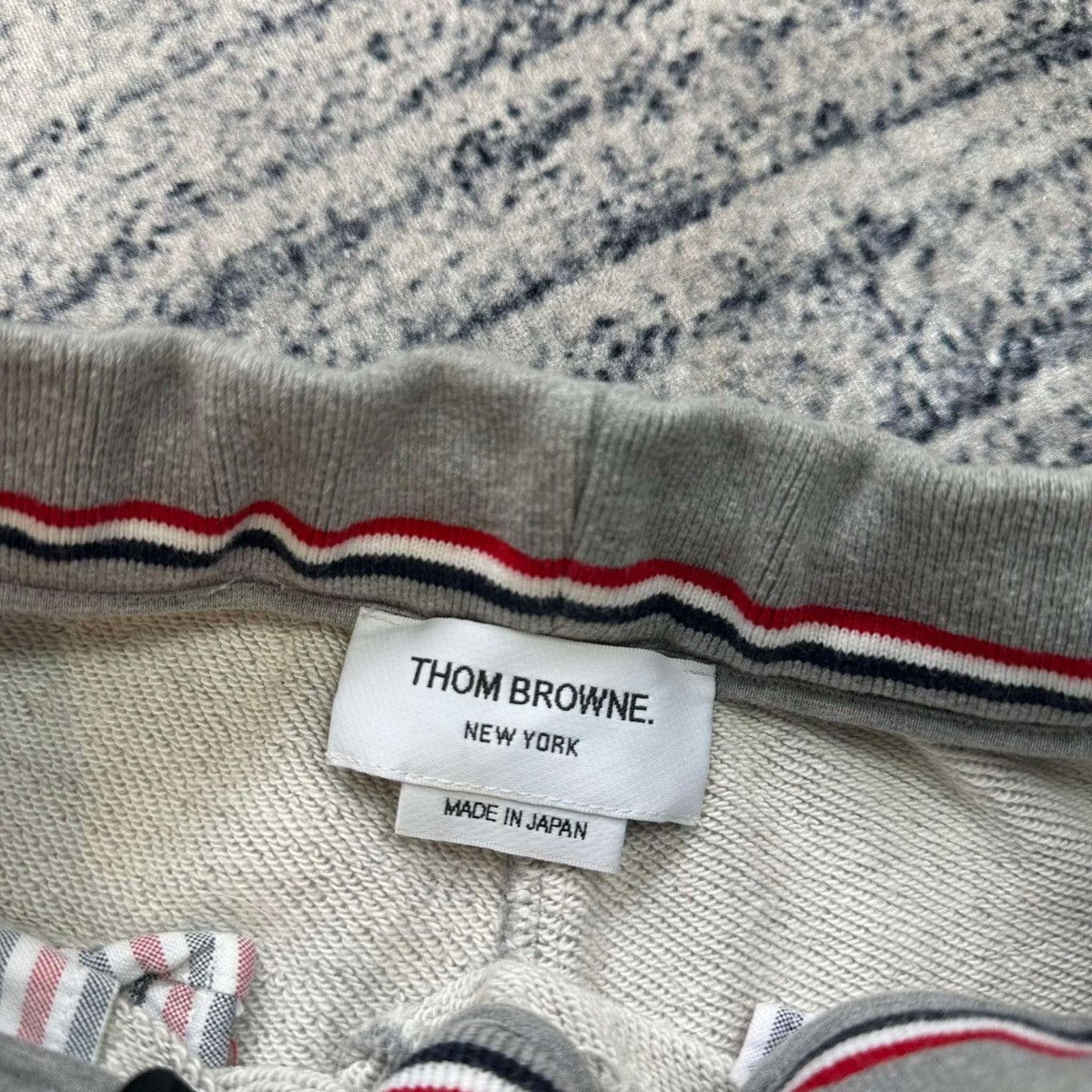 Thom Browne THOM BROWNE 4BAR SHORT PANTS Size US 42 / EU 58 - 3 Thumbnail