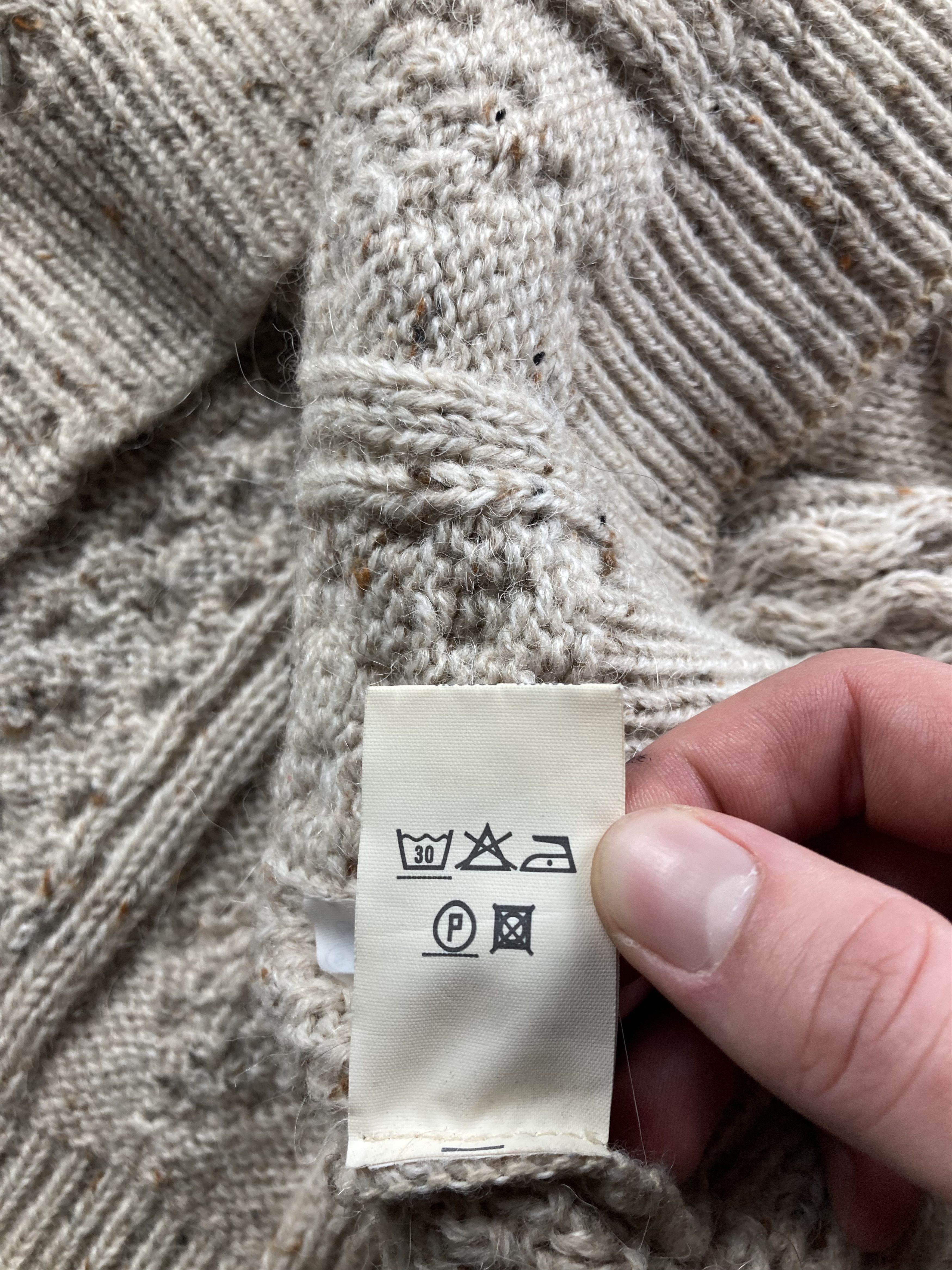 Vintage Vintage Irish Wool hand knitted beige aran sweater italy Size US L / EU 52-54 / 3 - 7 Thumbnail