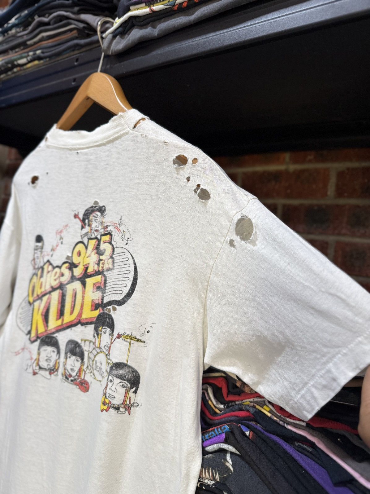 Band Tees Thrashed Vintage 90s The Beatles Klde Grunge Tee Size US L / EU 52-54 / 3 - 14 Thumbnail