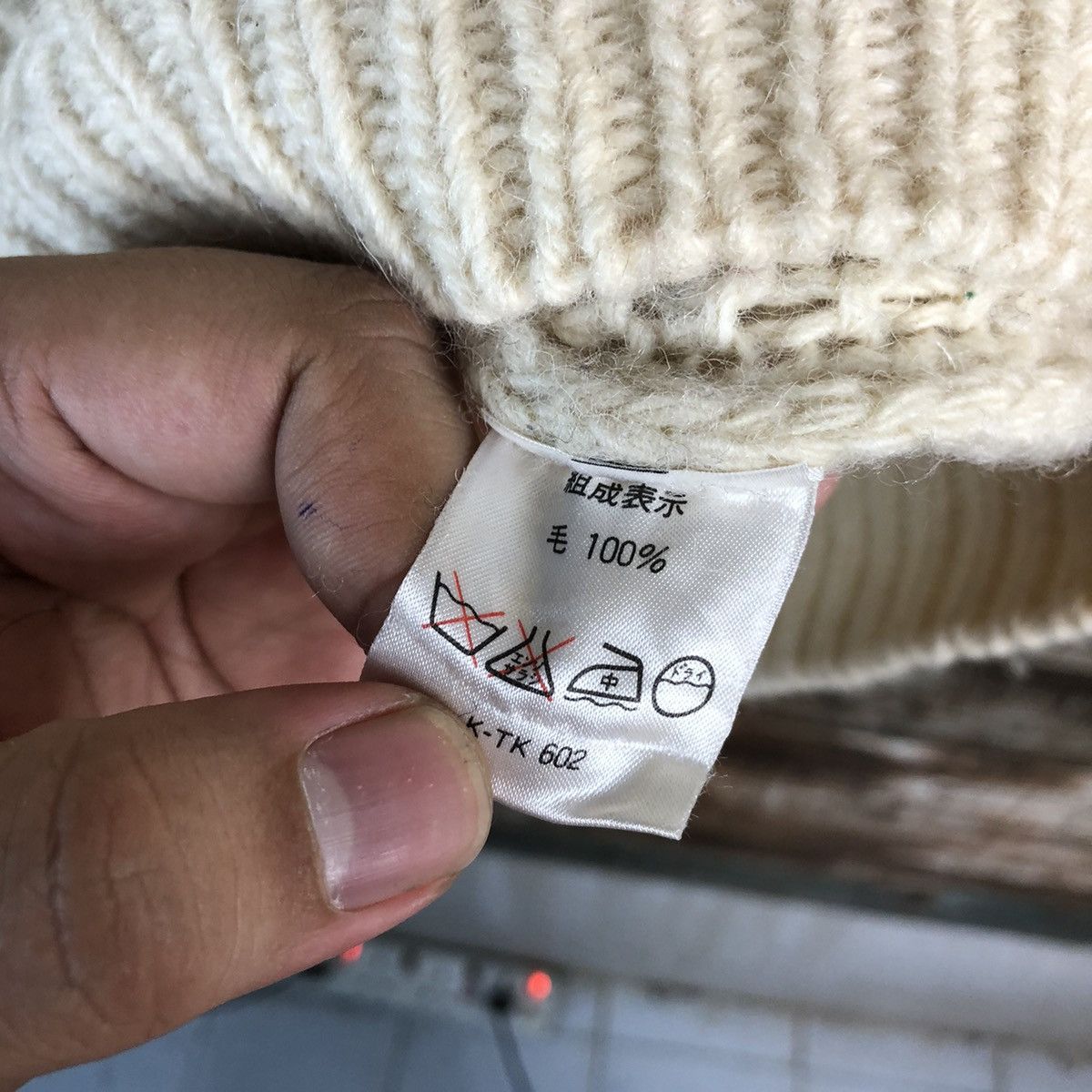 Japanese Brand Traders White Hand knit cable Knitwear #A2285 Size US L / EU 52-54 / 3 - 12 Thumbnail