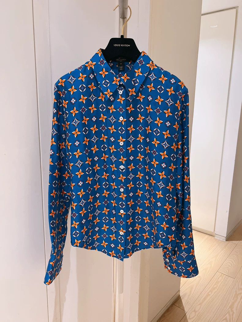 Louis Vuitton Louis Vuitton Silk Logo Print Shirt-dmc Size US S / EU 44-46 / 1 - 1 Thumbnail