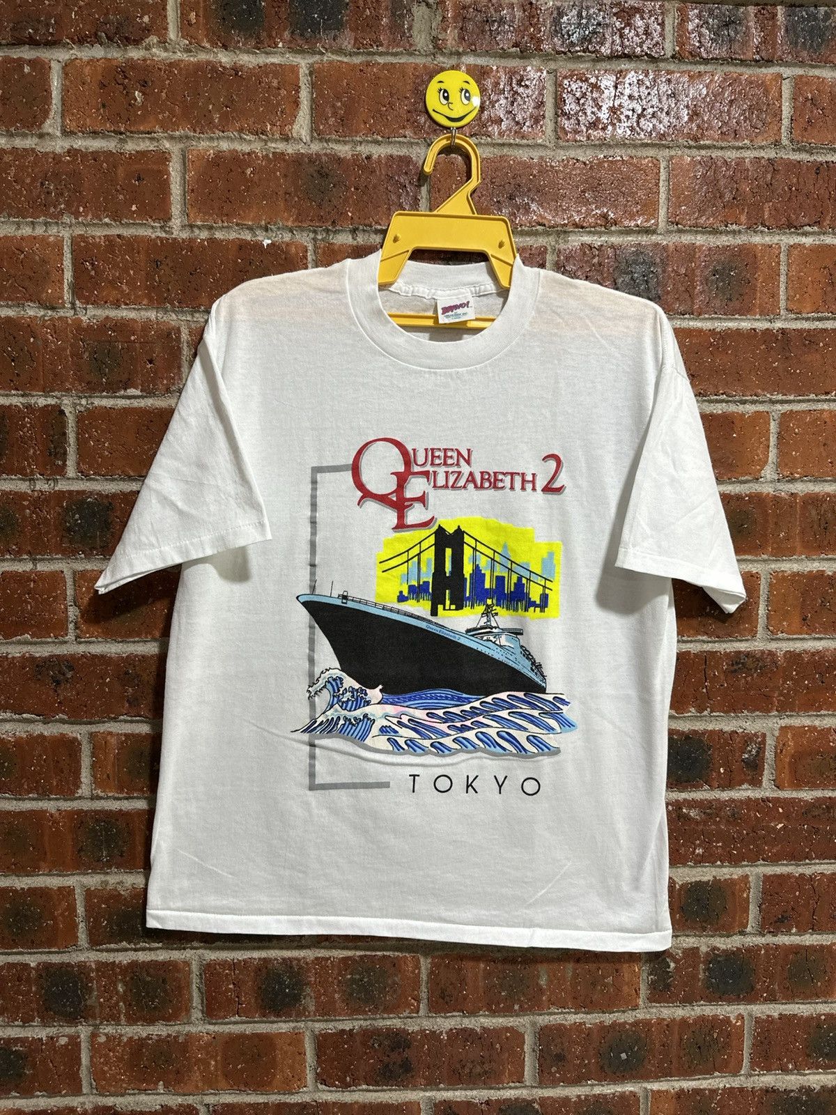Vintage Vintage Queen Elizabeth 2 Tee Size US L / EU 52-54 / 3 - 1 Thumbnail