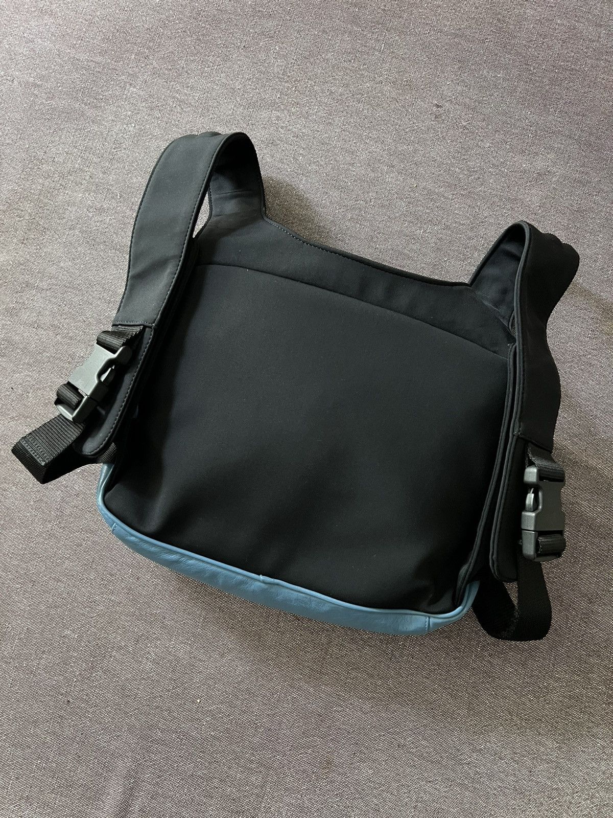 Miu Miu × Prada Miu Miu 1999 crossbody harness bag blue leather Size ONE SIZE - 3 Thumbnail