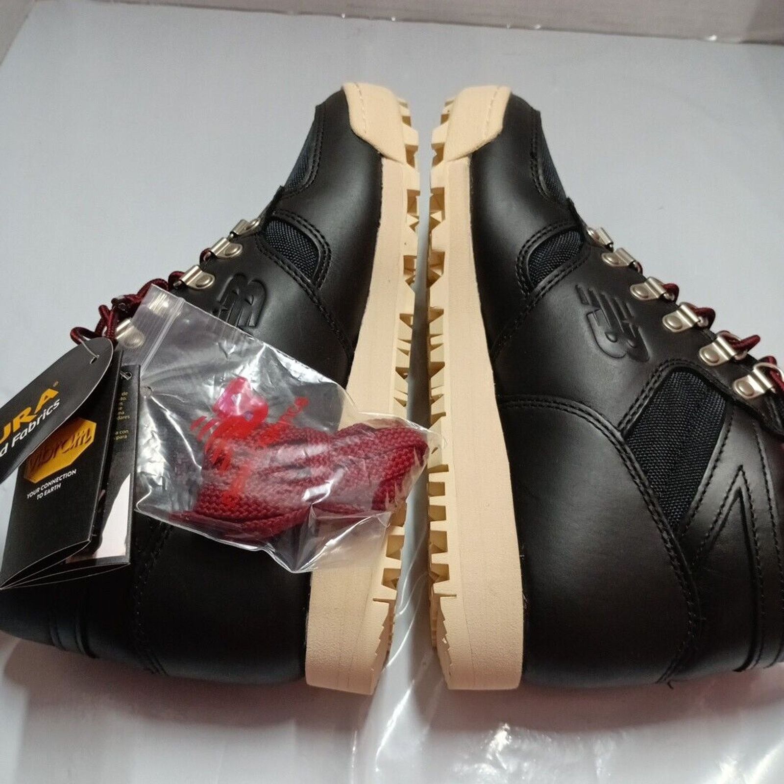 New Balance New Balance Rainier Black Beige Men's Size 7 Hiking Boots Size US 7 / EU 40 - 7 Thumbnail