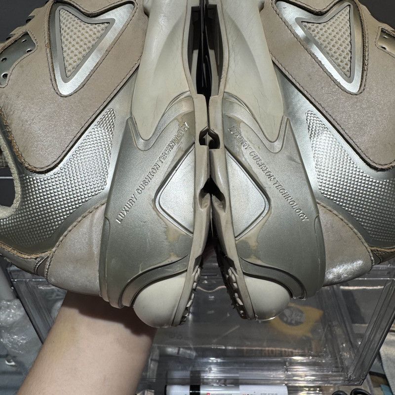 Louis Vuitton Louis Vuitton Runner Tatic Low-Top Sneakers - Size US 7.5 / EU 40-41 - 9 Thumbnail
