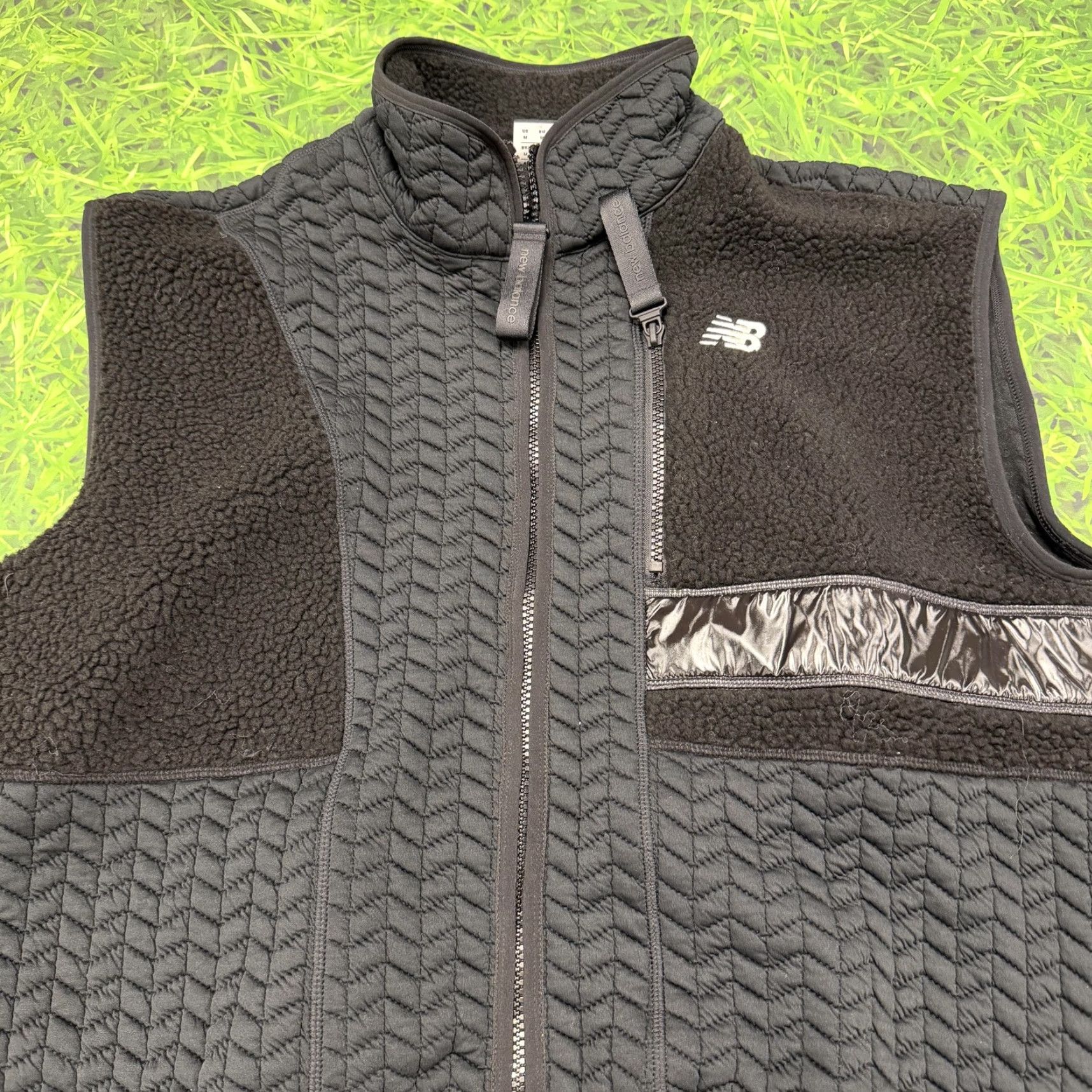 New Balance New Balance Vest Mens Medium Black Quilted Fleece Full Zip Outdoor WV23116 Size US M / EU 48-50 / 2 - 2 Thumbnail