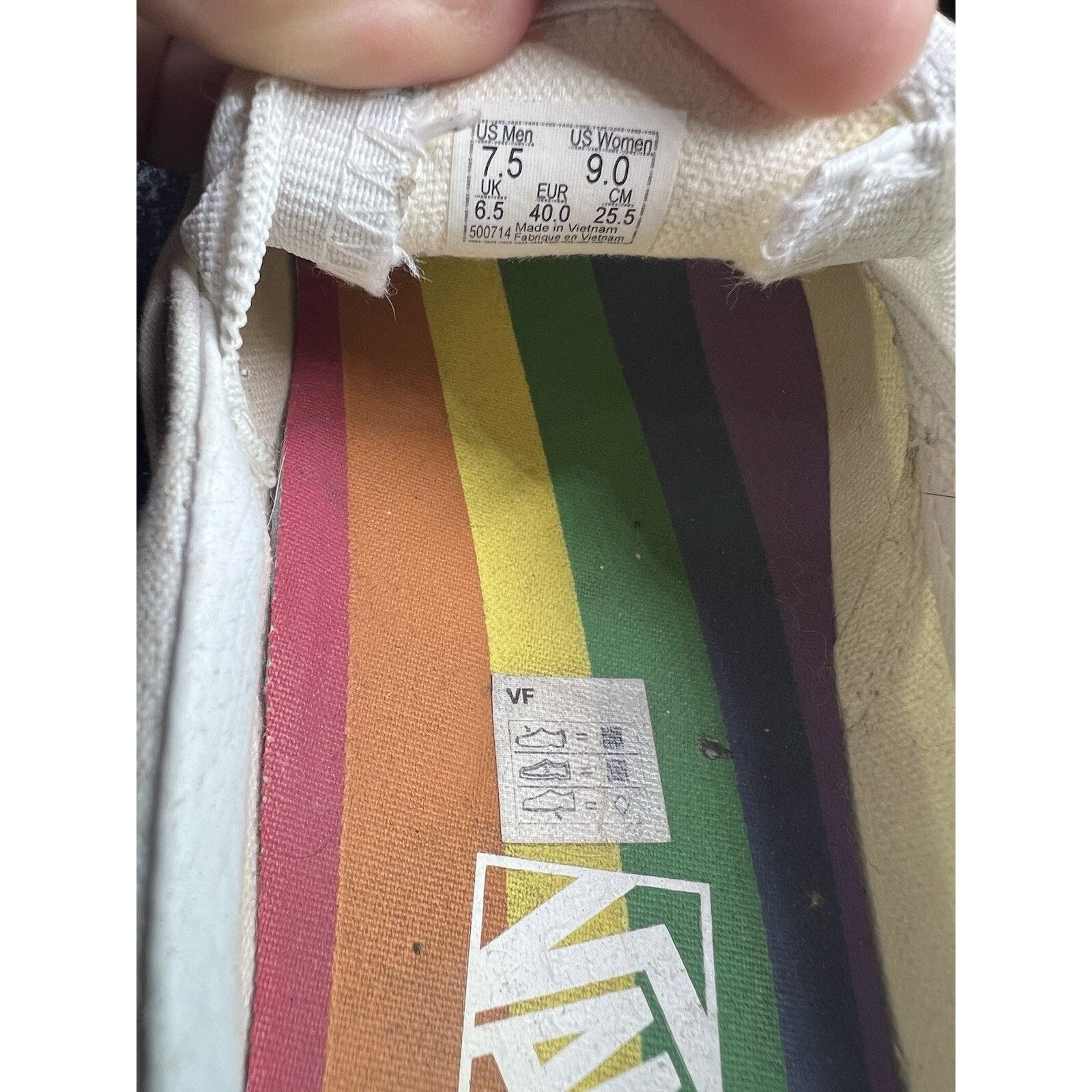 Vans Vans Classic Slip On White/Rainbow Pride Shoes M7.5 W9 Size US 6.5 / EU 39-40 - 8 Thumbnail