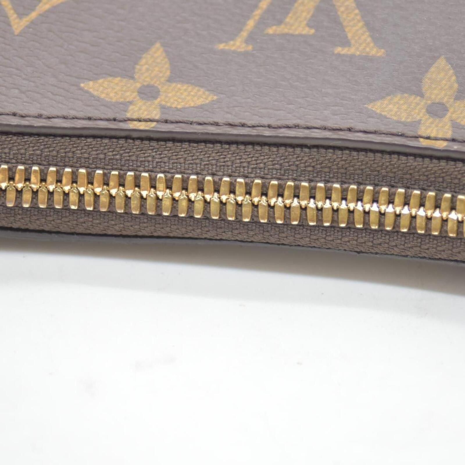 Louis Vuitton $2740 Louis Vuitton Monogram Slouchy MM Size ONE SIZE - 14 Thumbnail