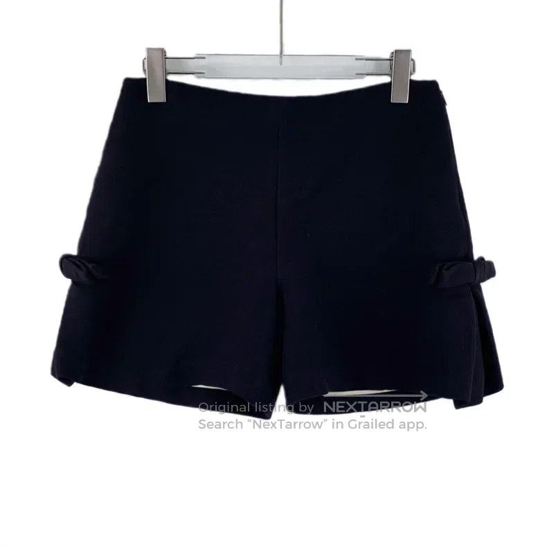 Fendi Fendi Black Side Bow Decorated Casual Short Pants Size 27" / US 4 / IT 40 - 1 Thumbnail