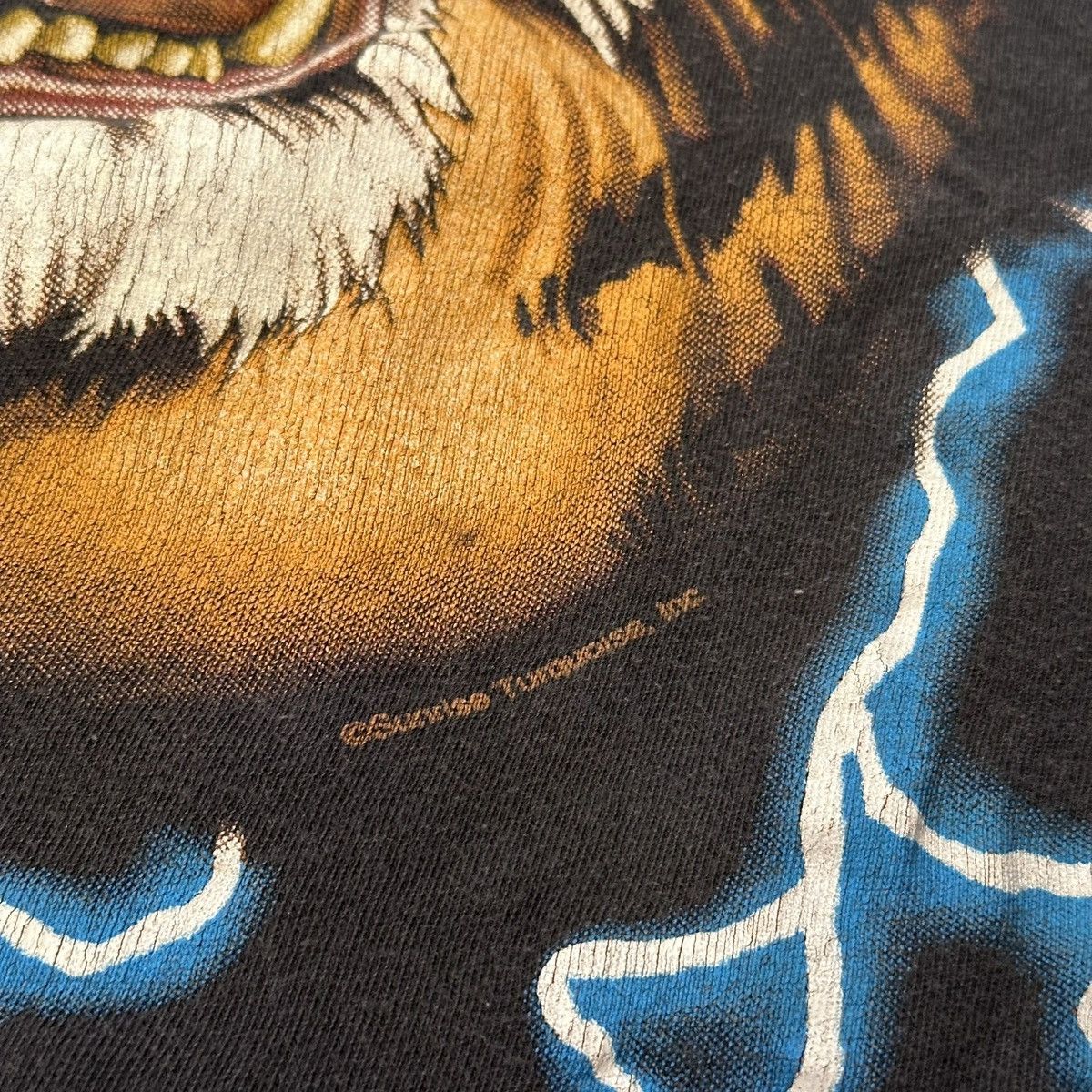 Vintage Vintage 90s American Thunder Tiger Lightning t-shirt Size US XL / EU 56 / 4 - 3 Thumbnail