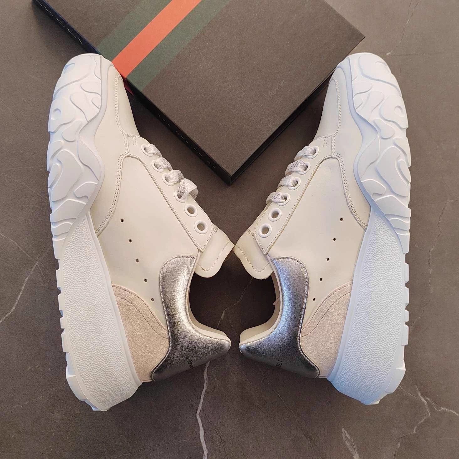 Alexander McQueen McQueen Court Trainer Suede Low Top White 37 Size US 6.5 / IT 36.5 - 3 Thumbnail