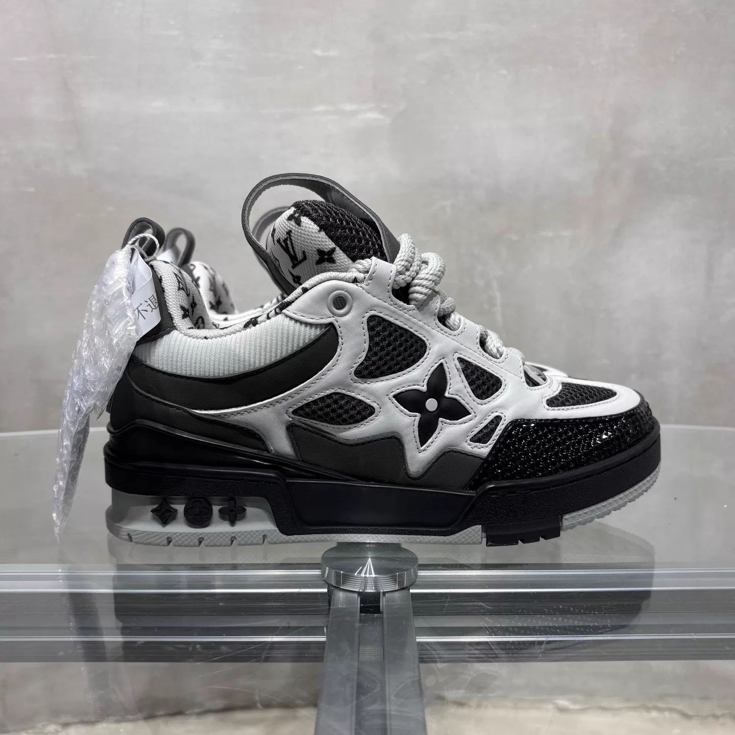 Louis Vuitton LV Skate Sneakers Black & Gray UK2.5 Size US 6 / IT 36 - 4 Thumbnail