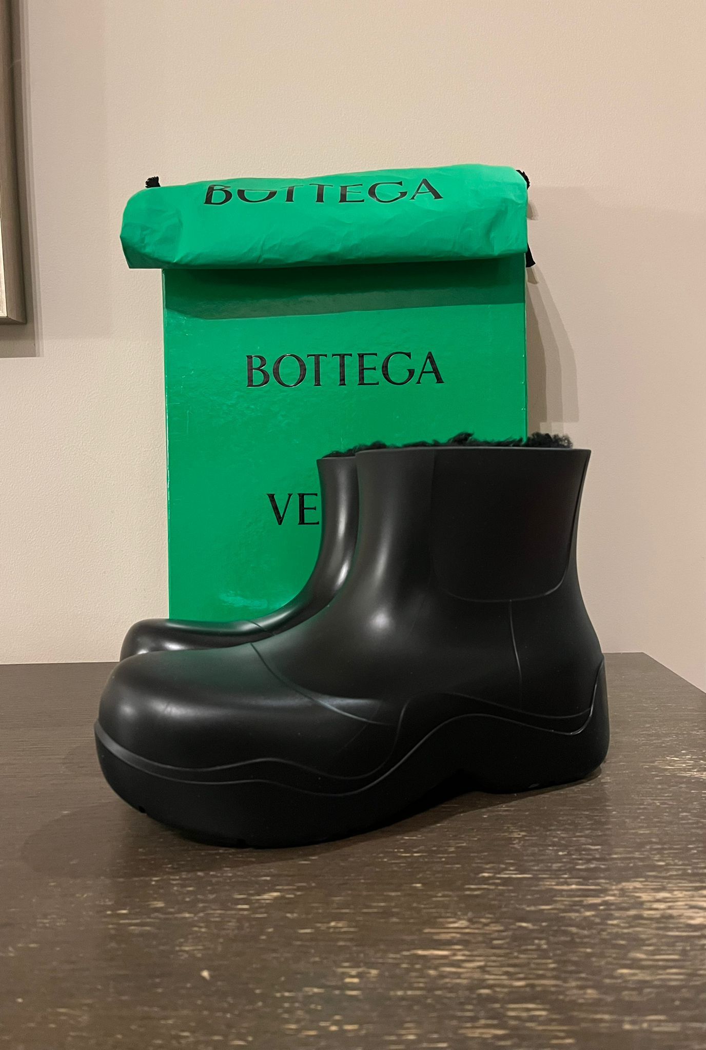 Bottega Veneta o1rshd1 Q:2 / Puddle Boots Cozy Shearling Interior in Black Size US 12 / EU 45 - 11 Thumbnail