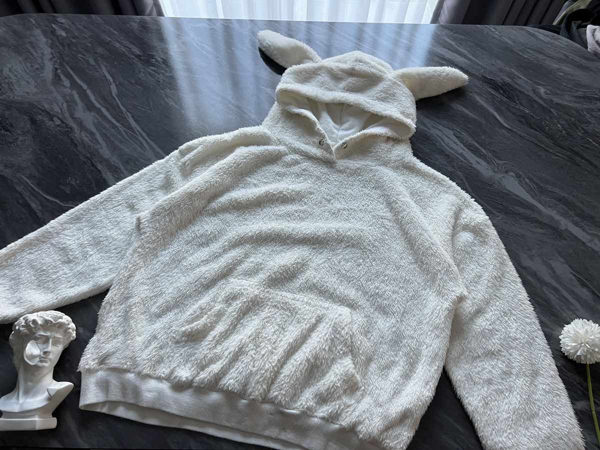 Close Up : Fleece Hoodie Rabbit Ear