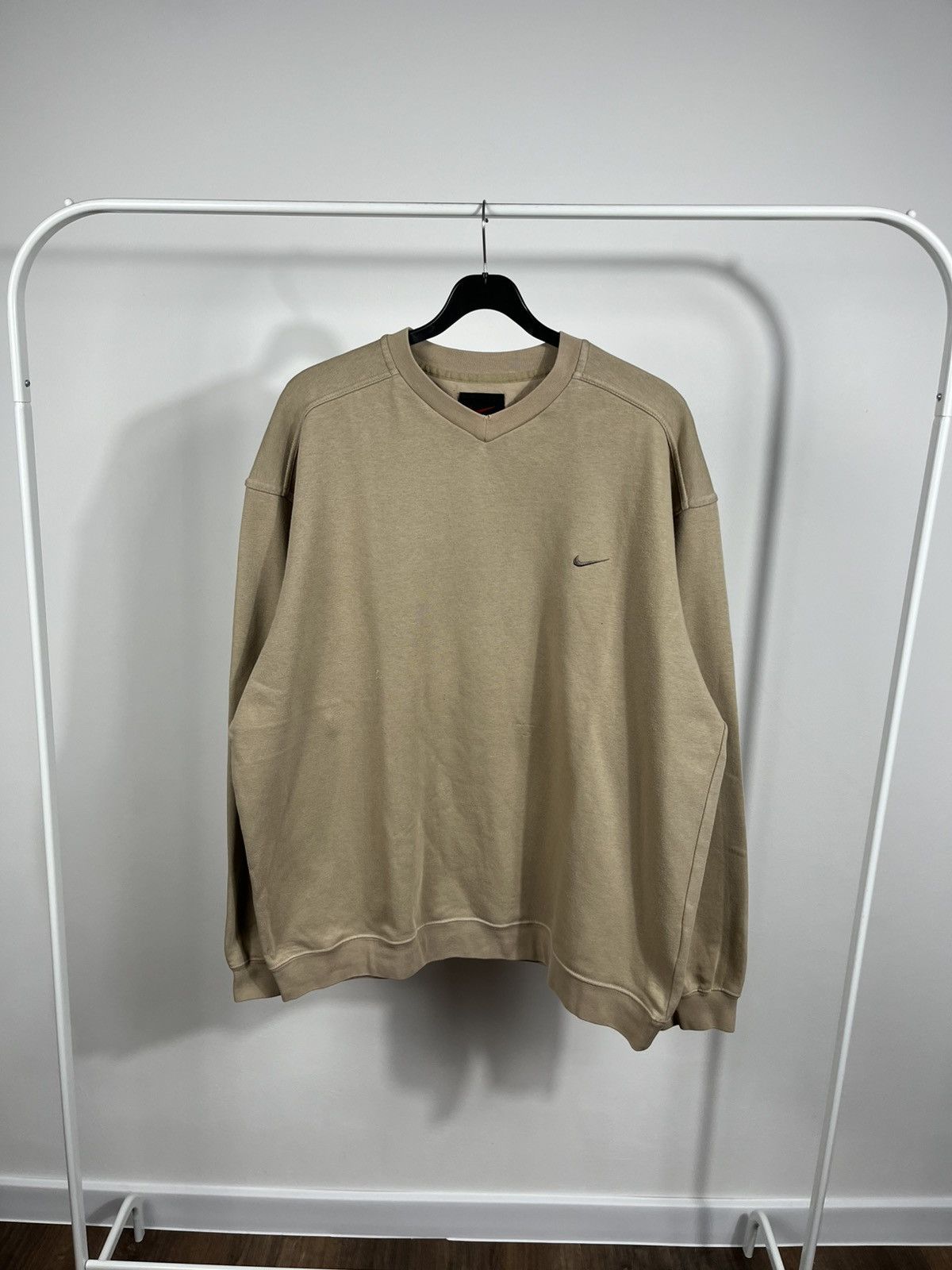 Nike Nike Vintage Sweatshirt Men’s XL Beige V Neck Classic Logo Size US XL / EU 56 / 4 - 1 Thumbnail