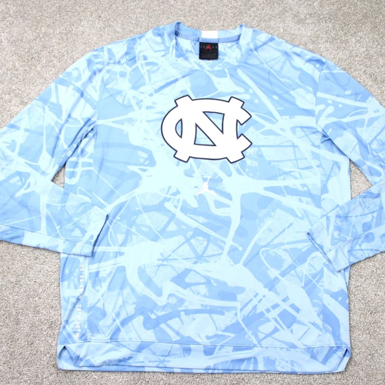 Jordan Brand Jordan North Carolina Shirt Mens Medium Blue Tarheels Poly Long Sleeve Pullover Size US M / EU 48-50 / 2 - 2 Thumbnail