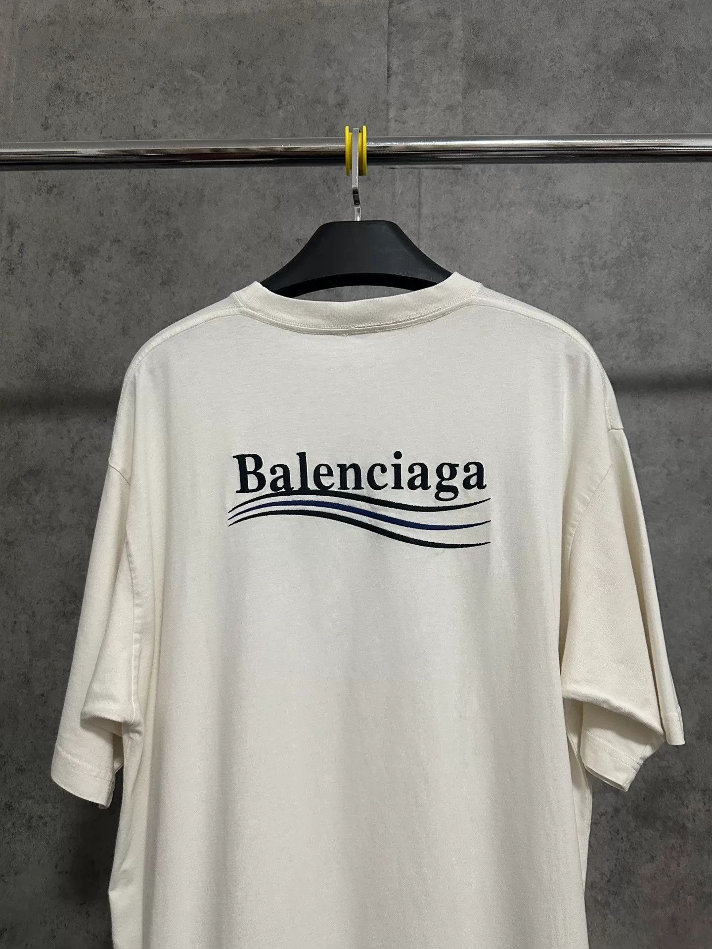 Balenciaga Balenciaga Coke Wave Embroidery Logo T-shirt Size US S / EU 44-46 / 1 - 5 Thumbnail