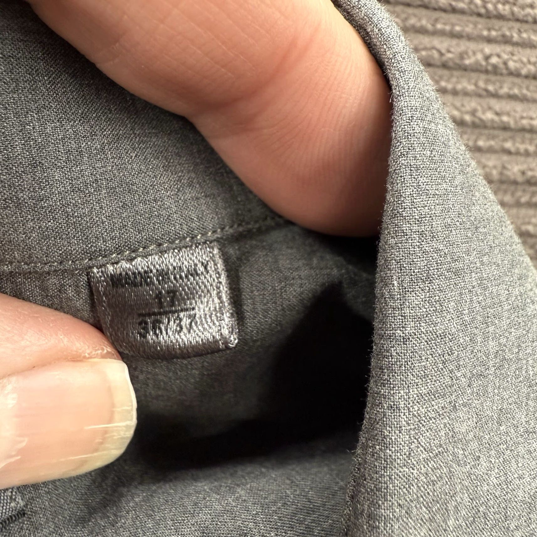 John Varvatos John Varvatos Shirt Men 17 36/37 Gray Slim Dress Shirt Button French Cuff Office Party 48 in 29 in Solid Gray Size US XL / EU 56 / 4 - 4 Thumbnail