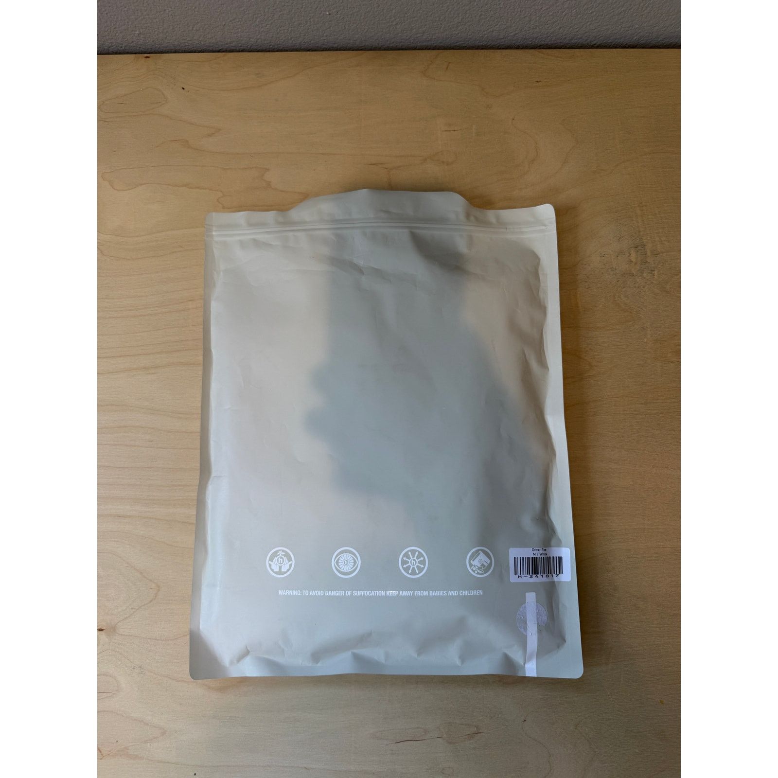 HIDDEN Hidden NY Driver Racing Car Graphic Tee White M Size US M / EU 48-50 / 2 - 7 Thumbnail