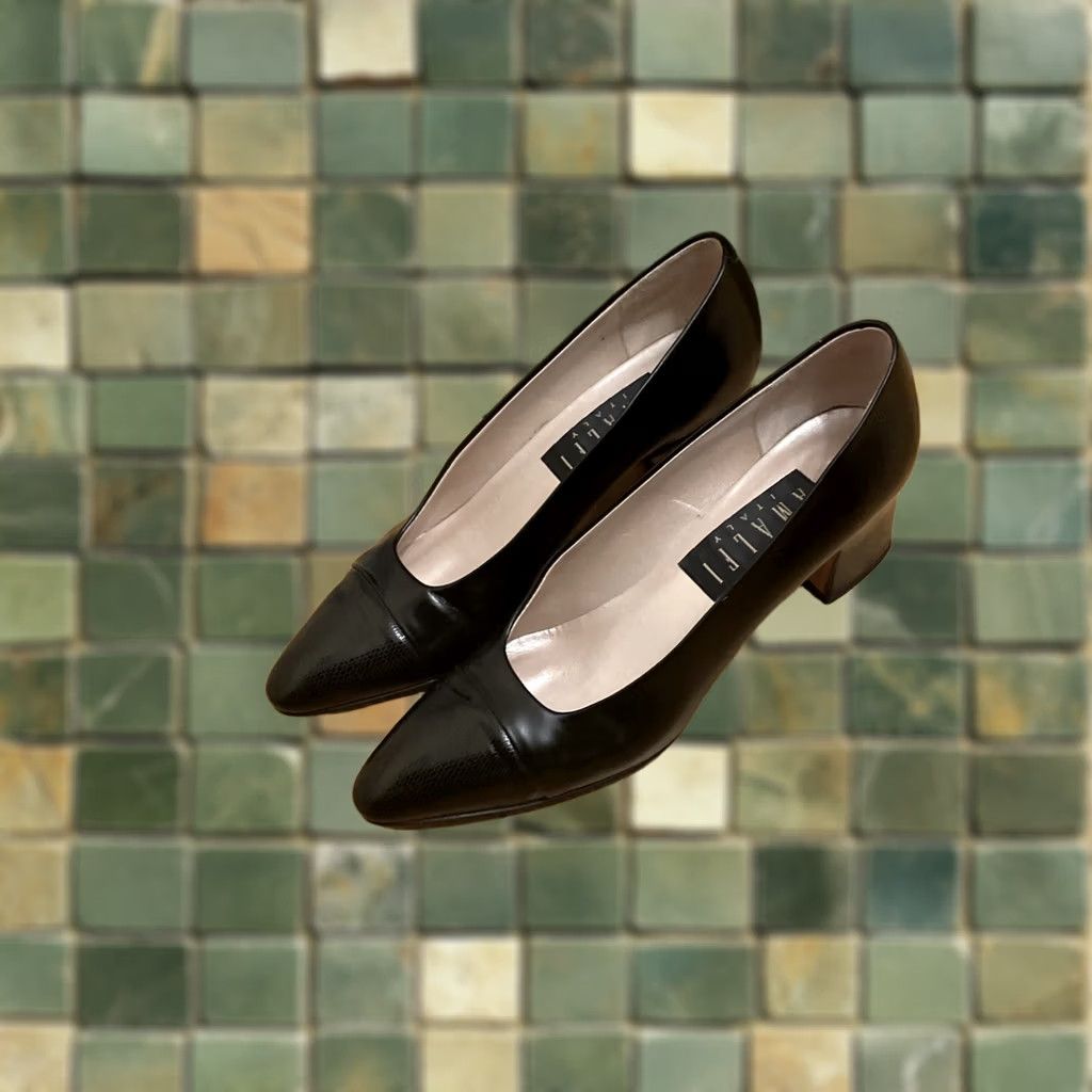 Vintage VINTAGE Amalfi Pump Leather 2in Heel Black 90s 7AAA Women’s Shoes Size US 7 / IT 37 - 1 Thumbnail