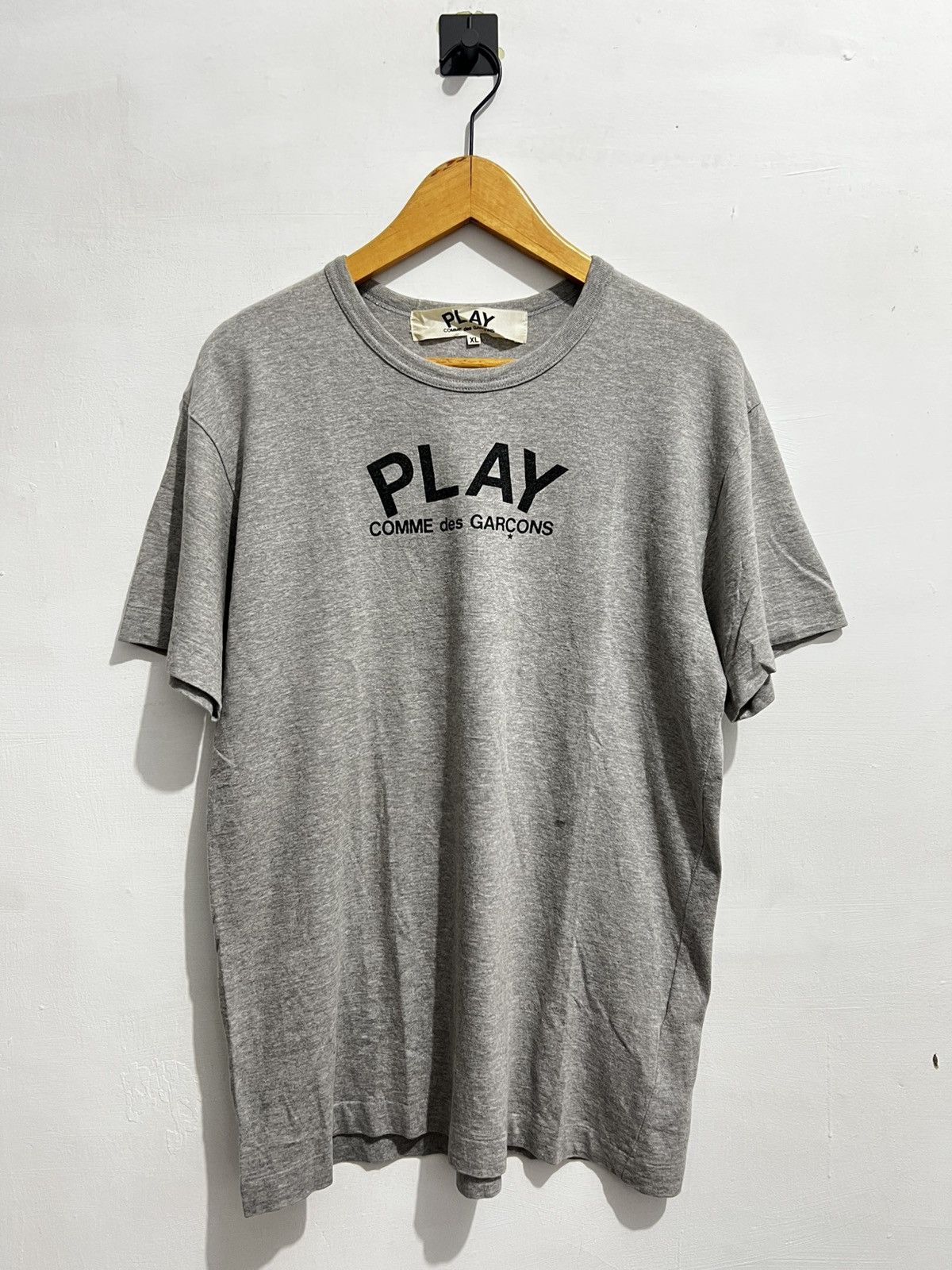 Comme des Garcons Comme Des Garcons Play Words Grey T-Shirt Size US XL / EU 56 / 4 - 1 Thumbnail