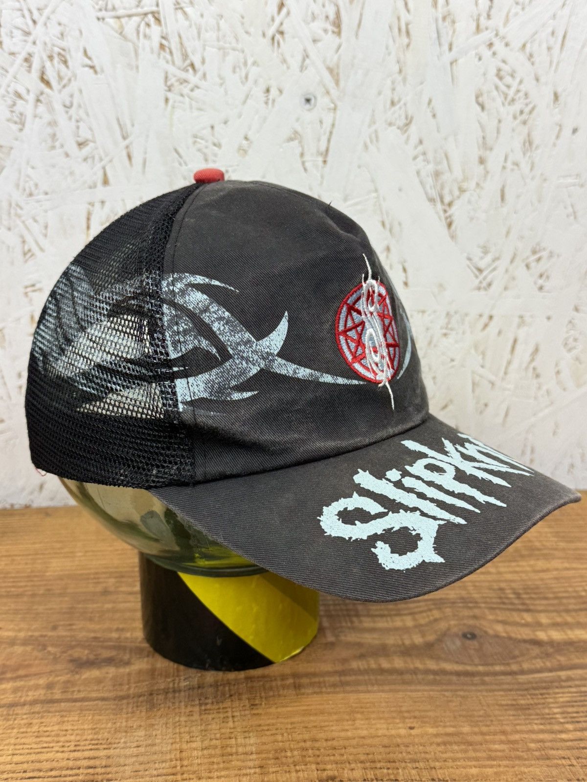 Band Tees 00s Slipknot 2005 Iowa Metal Band Trucker Cap Hat One Size Size ONE SIZE - 2 Thumbnail