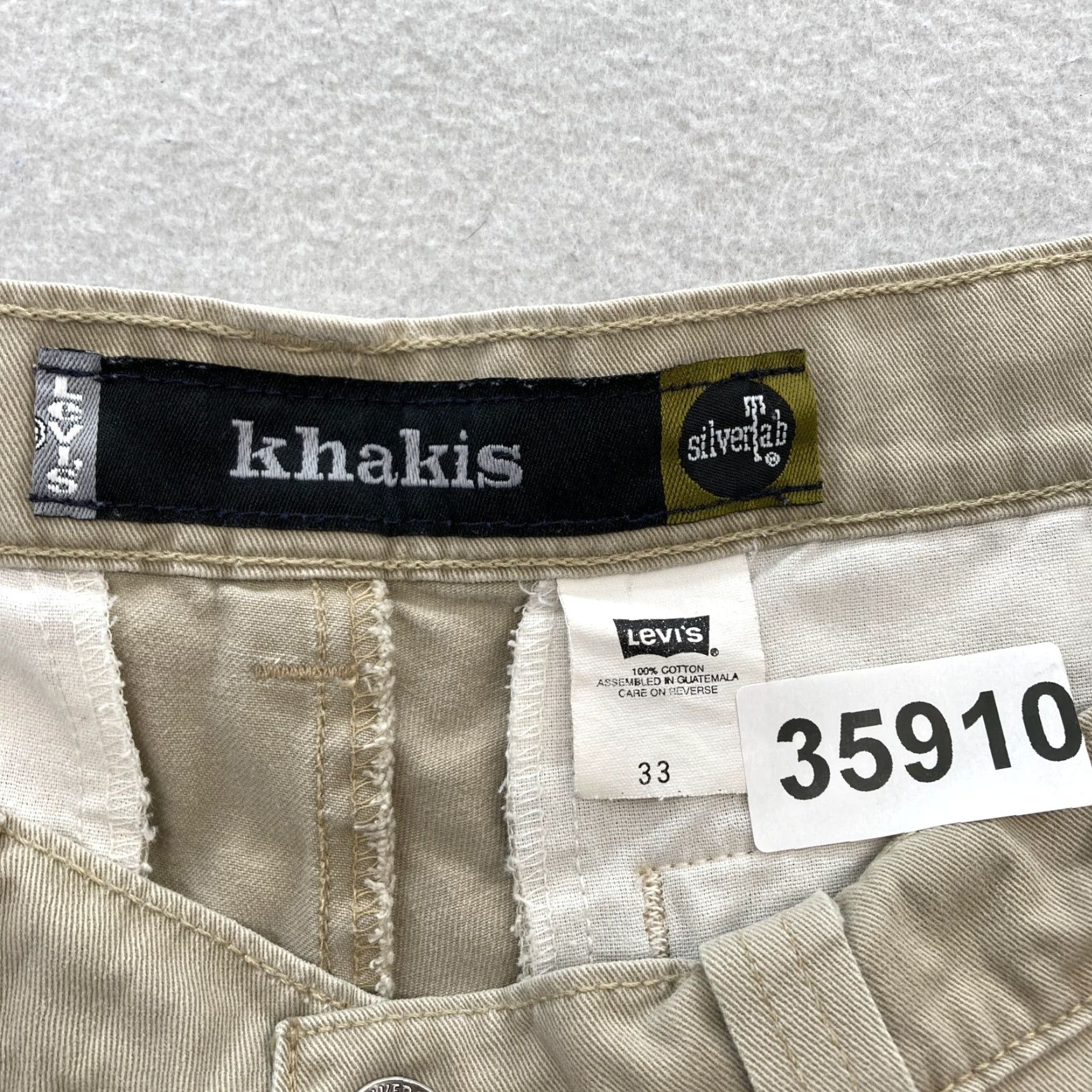 Levi's Vintage Levi's SilverTab Khaki Short Mens 33 Beige Flat Front Casual 1999 Skater Size US 33 - 5 Thumbnail