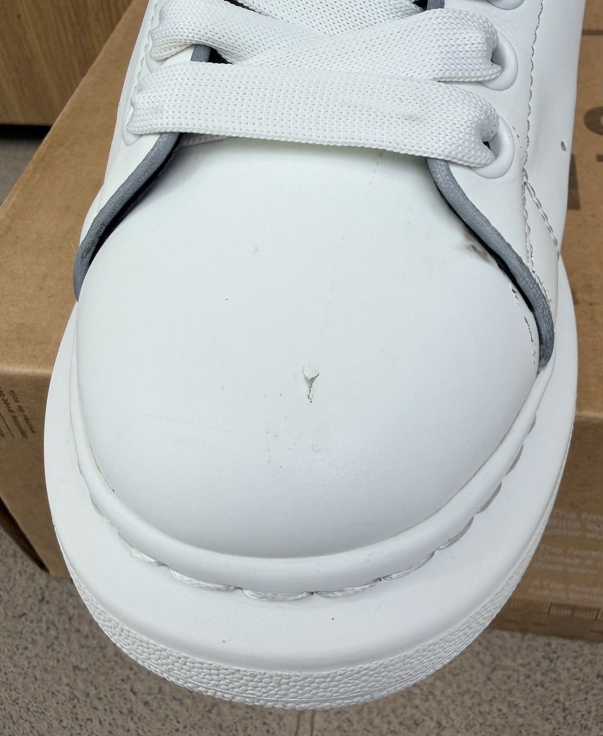 Alexander McQueen Alexander McQueen Oversized White Leather Sneakers Low Top Size US 9 / IT 39 - 15 Thumbnail