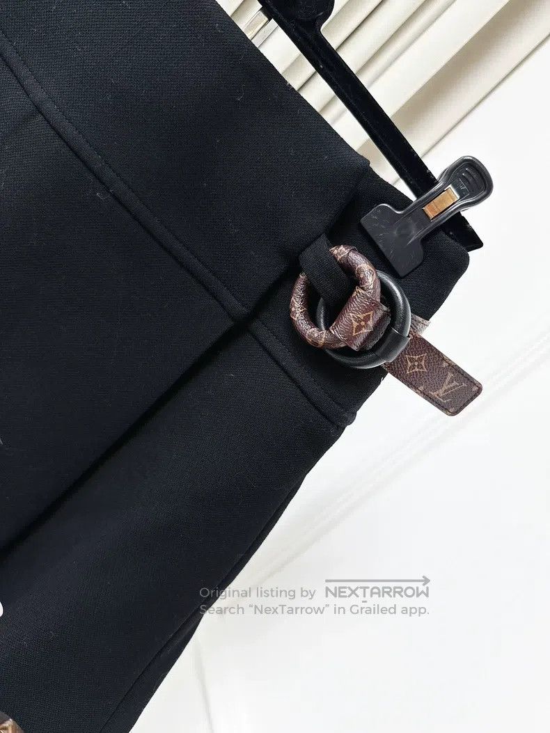 Louis Vuitton Louis Vuitton Black pleated patchwork button skirt Size 35" - 2 Thumbnail
