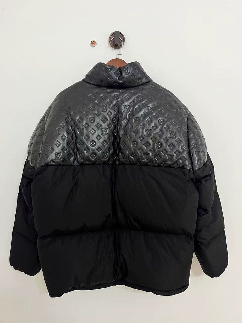 Louis Vuitton Louis Vuitton Black patchwork down jacket with full print Size US L / EU 52-54 / 3 - 2 Thumbnail