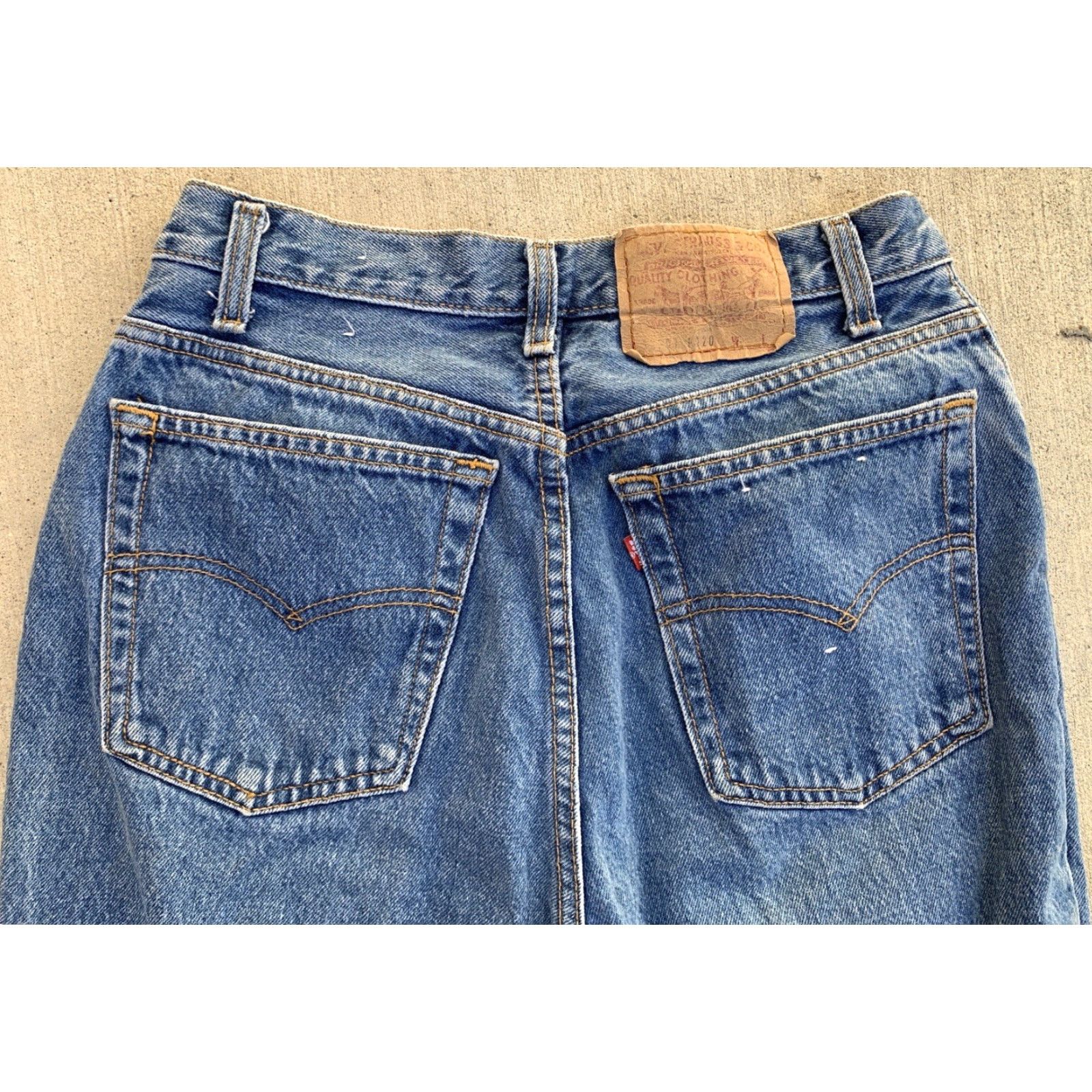 Levi's VINTAGE Levi's 501 Jeans Juniors For Her Size 13 29.5 in Waist 29 in Inseam Blue 5-Pocket Denim 100% Cotton Button Jeans Womens Boys Girls Size 34" / US 12 / IT 48 - 6 Thumbnail