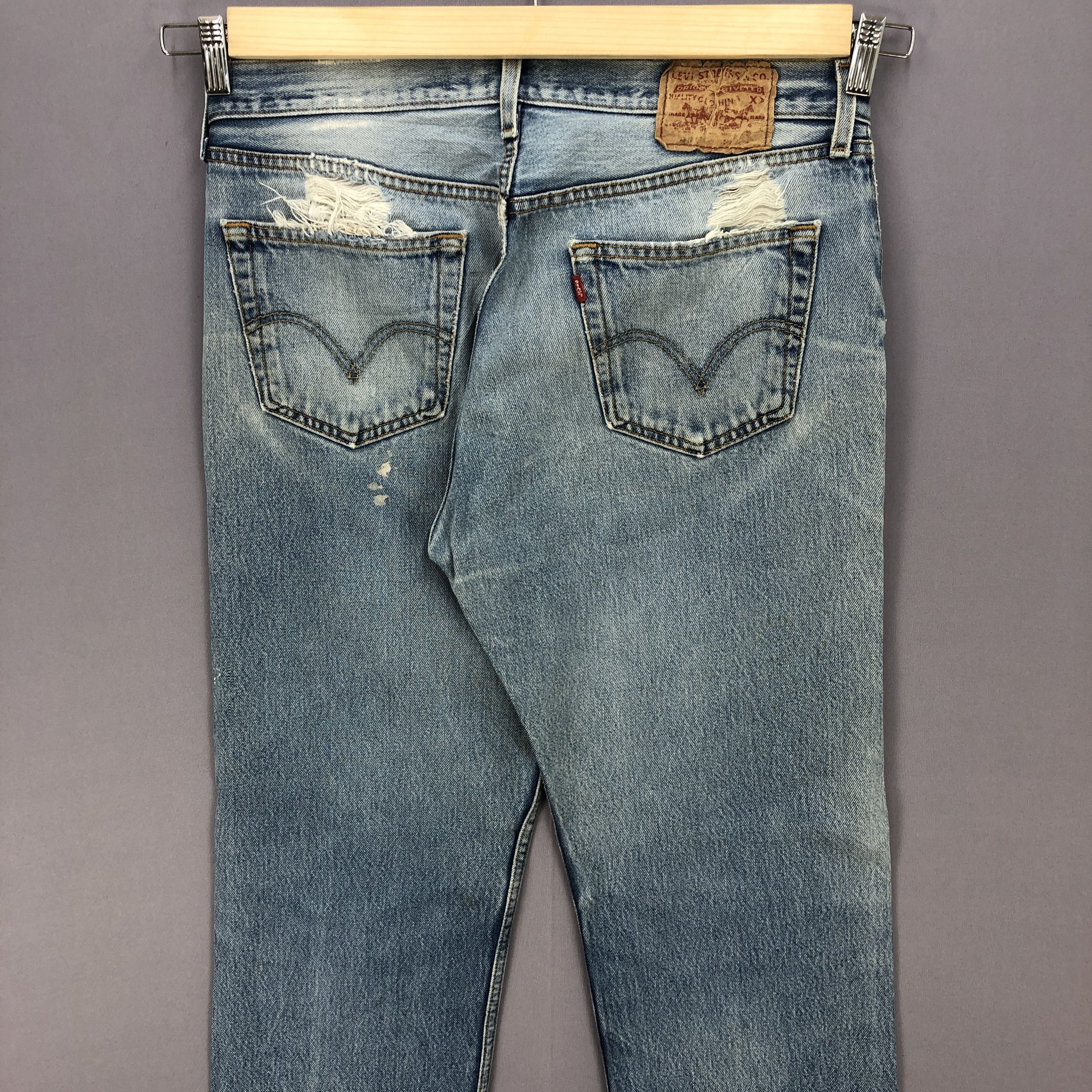 Levi's Vintage Distressed Levis 501 Jeans Levi's 501 Faded Denim Size US 32 / EU 48 - 4 Thumbnail