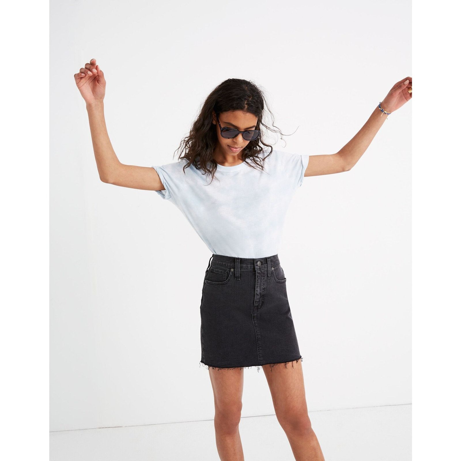 Madewell Madewell Stretch Denim Straight Ashcroft Wash Mini Skirt Size 26" / US 2 / IT 38 - 1 Thumbnail