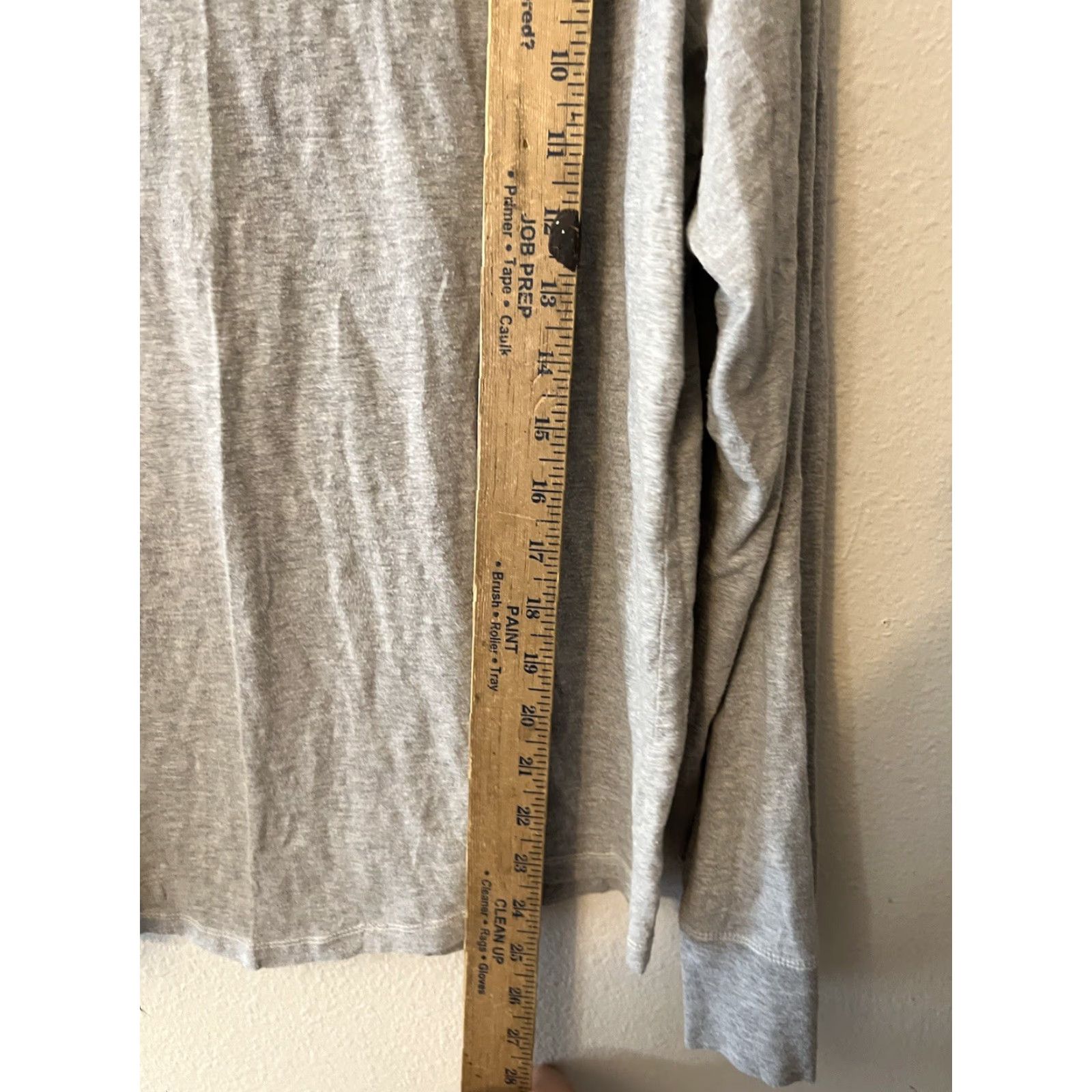Vintage little blue house Womens Gray Solid Long Sleeve T-Shirt Size XL Christmas Crew Neck Pajama Top from The Teens Department Size XL / US 12-14 / IT 48-50 - 4 Thumbnail