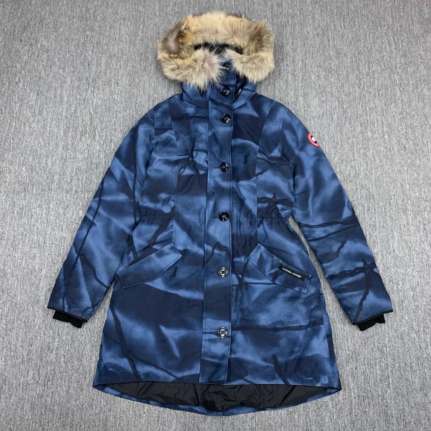 Canada Goose Canada Goose Blue Camo Down Jacket L 95 New LX1456 Size L / US 10 / IT 46 - 1 Thumbnail