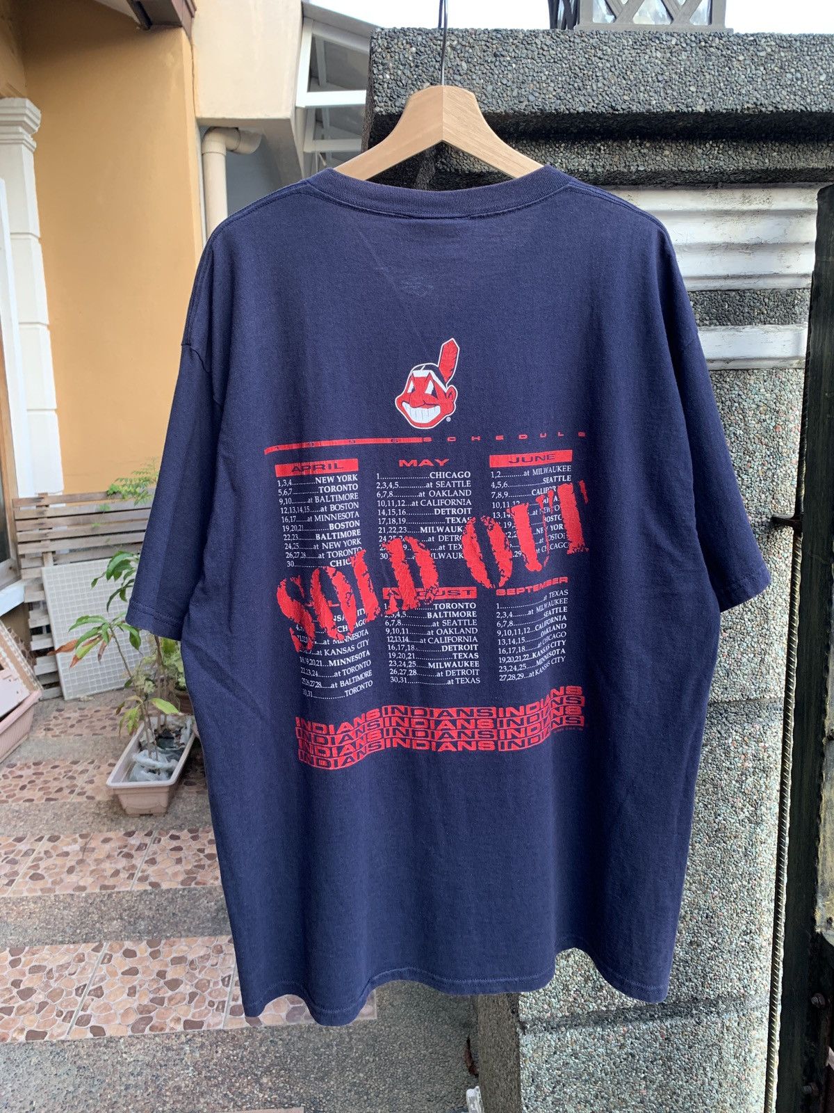 Vintage VINTAGE 1996 CLEVELAND INDIANS “SOLD OUT” SHIRT Size US XL / EU 56 / 4 - 2 Thumbnail