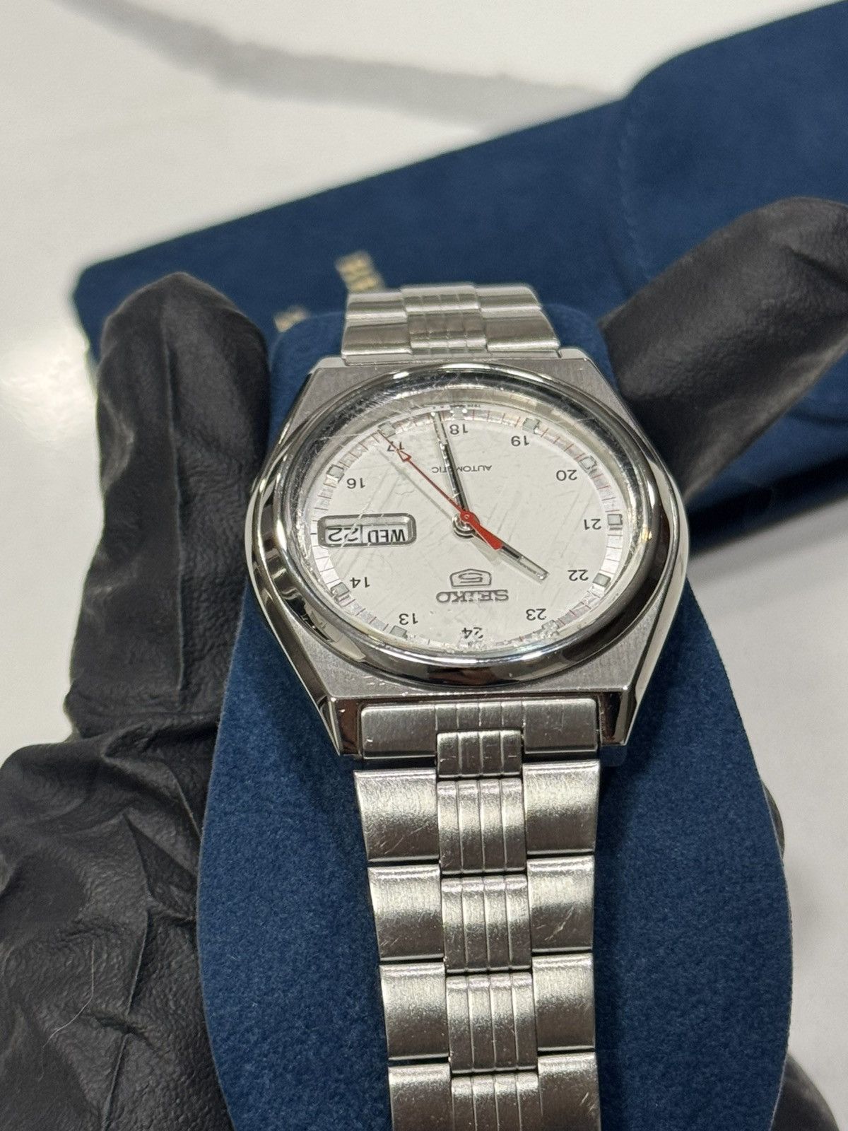 Seiko Vintage Seiko 5 7S26-8760 ‘Red Ticker’ Size 38 - 11 Thumbnail