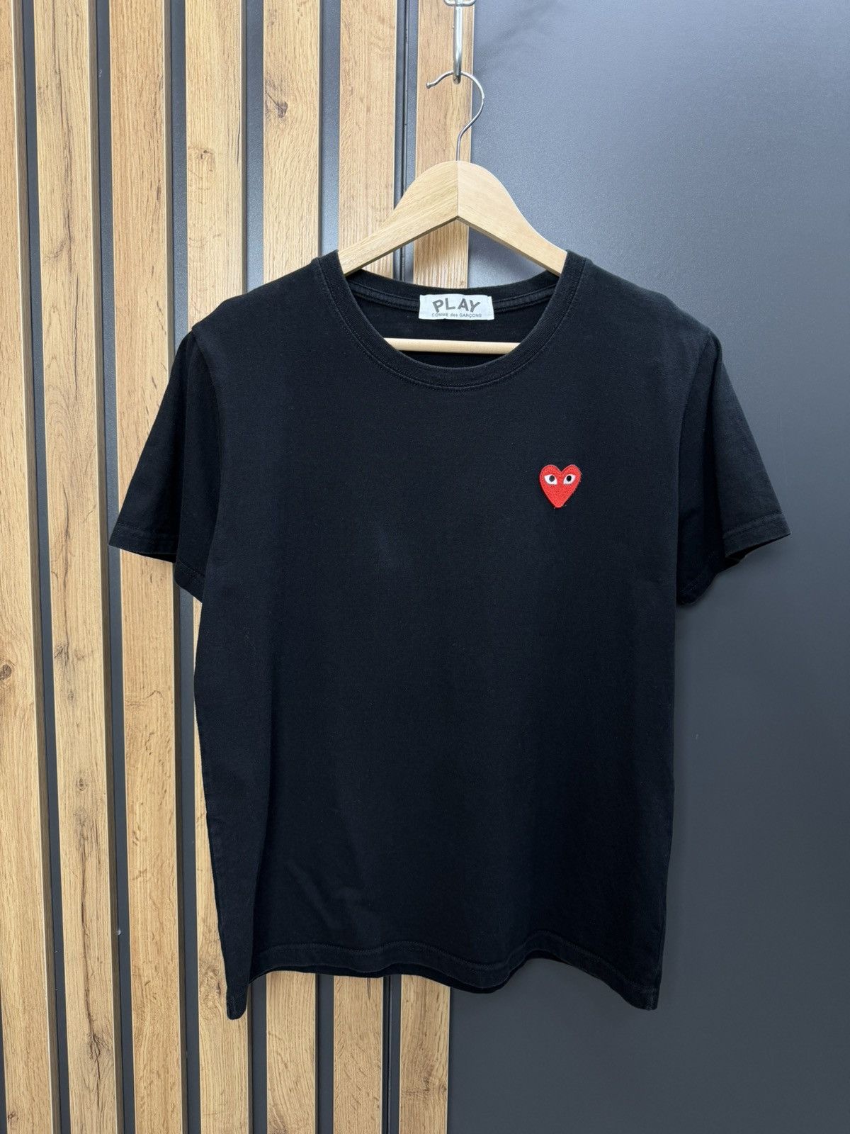 Comme des Garcons PLAY Comme Des Garcons Play Heart Logo T Shirt Black Size US S / EU 44-46 / 1 - 1 Thumbnail