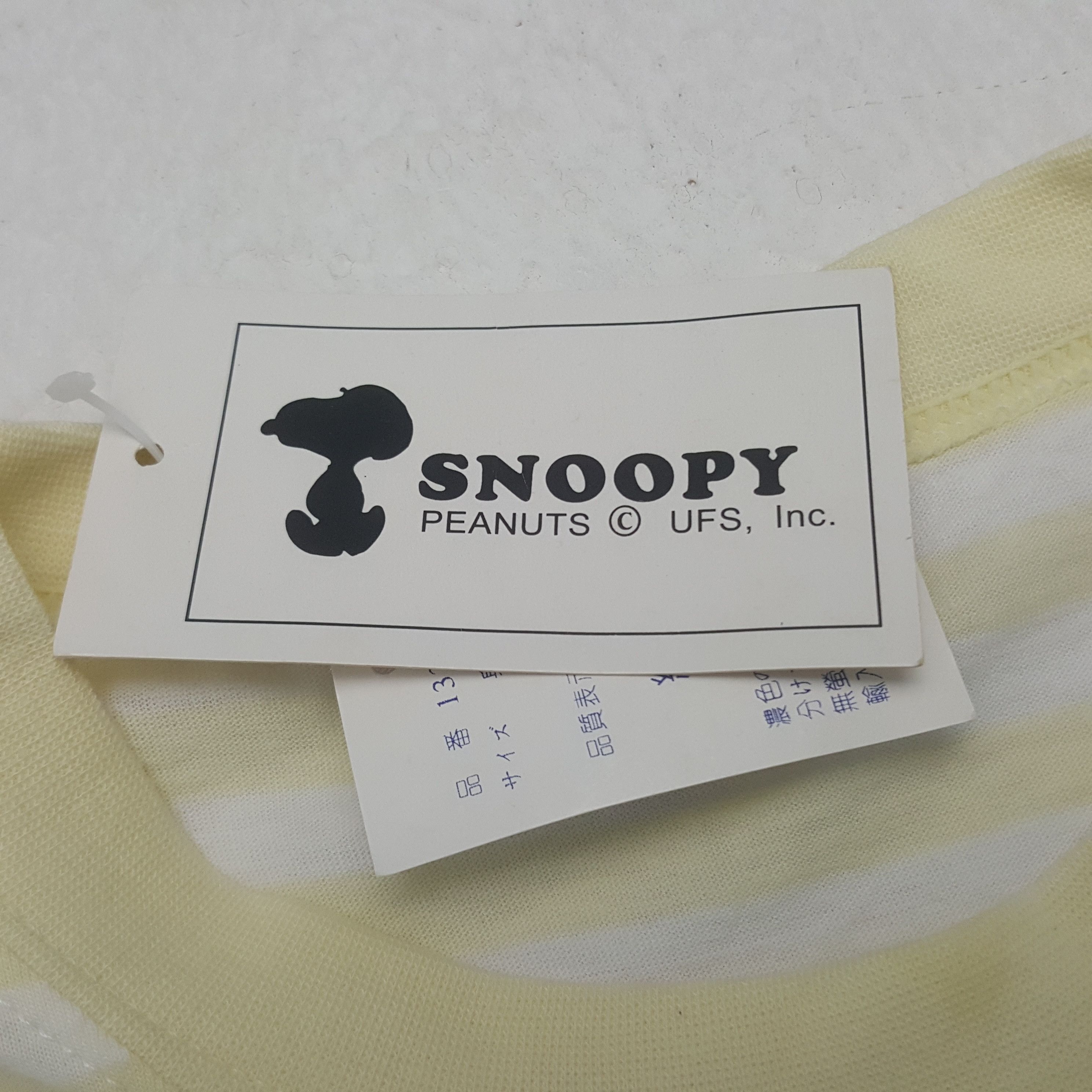 Peanuts Vintage Snoopy Peanut Over Print Cartoon Tshirt RR20 Size US L / EU 52-54 / 3 - 5 Thumbnail