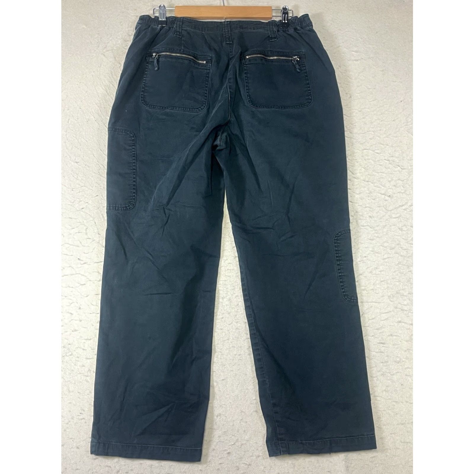 Vintage Chico's Pants Cargo Style Pockets Women’s Size 2 Black Straight Front Zipper Button Cotton Spandex Regular Size 26" / US 2 / IT 38 - 2 Thumbnail