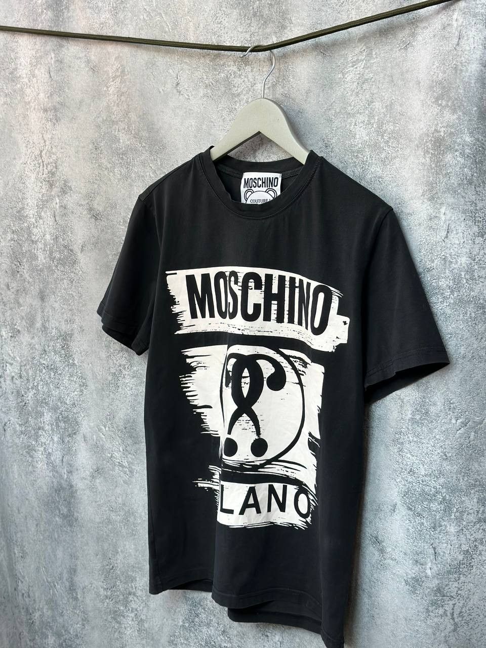 Moschino Zip- logo t-shirt | Grailed