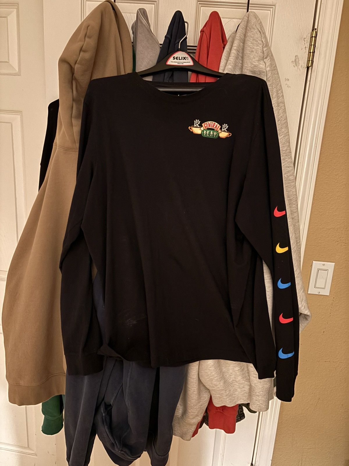 Nike Nike Central Perk tee “Friends “ XL Black Size US XL / EU 56 / 4 - 1 Thumbnail