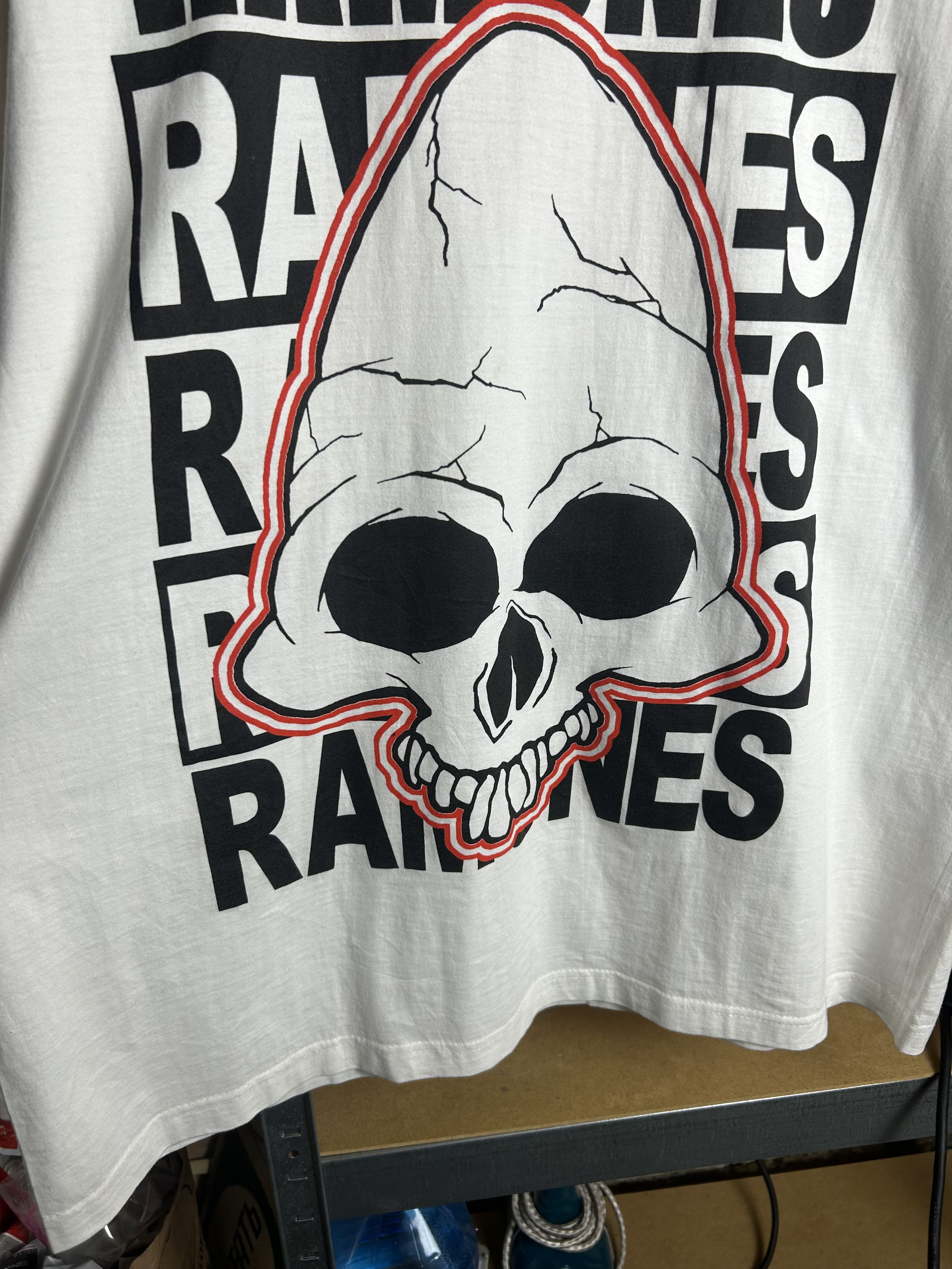 Band Tees Vintage 90s Ramones Punk Rock Band T-shirt Size US XL / EU 56 / 4 - 9 Thumbnail