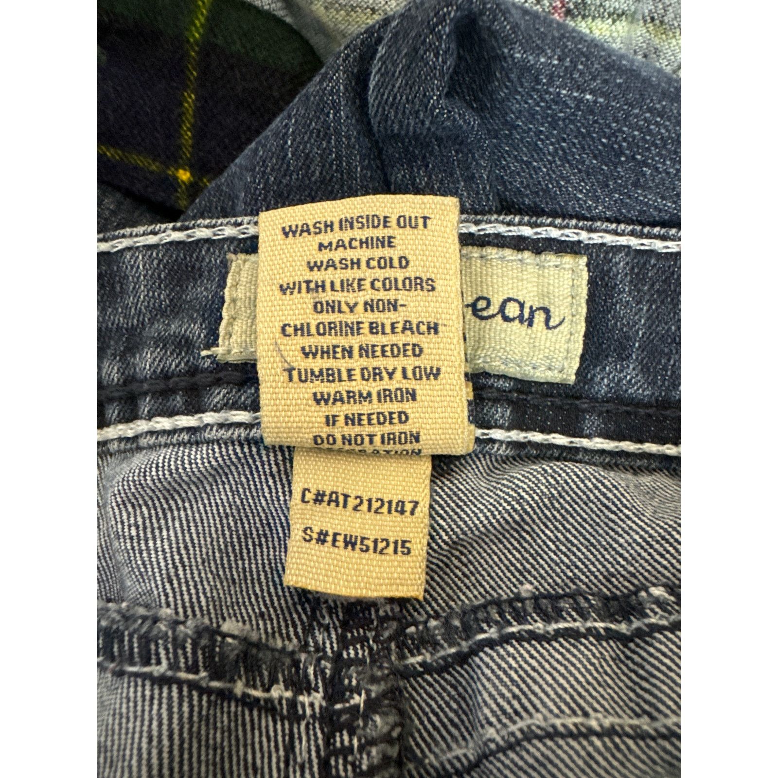 Earl Jeans Earl jeans Size 8 Bling Pockets Cuffed Capris 1 Stud Missing Size 30" / US 8 / IT 44 - 4 Thumbnail