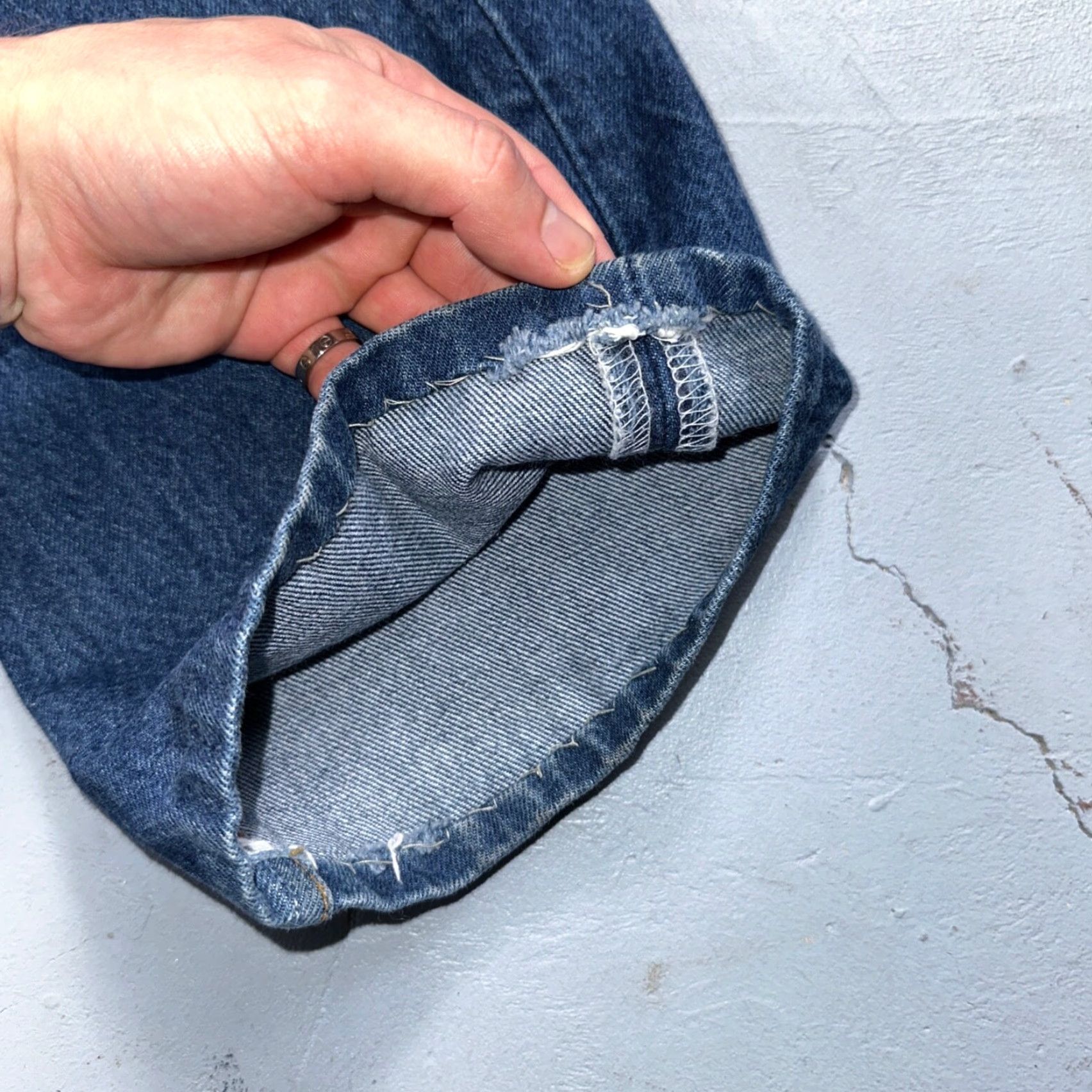 Levi's VINTAGE Levi's 501 Jeans Straight Leg Dark Wash 34x30 90s USA Mens Size US 34 / EU 50 - 4 Thumbnail