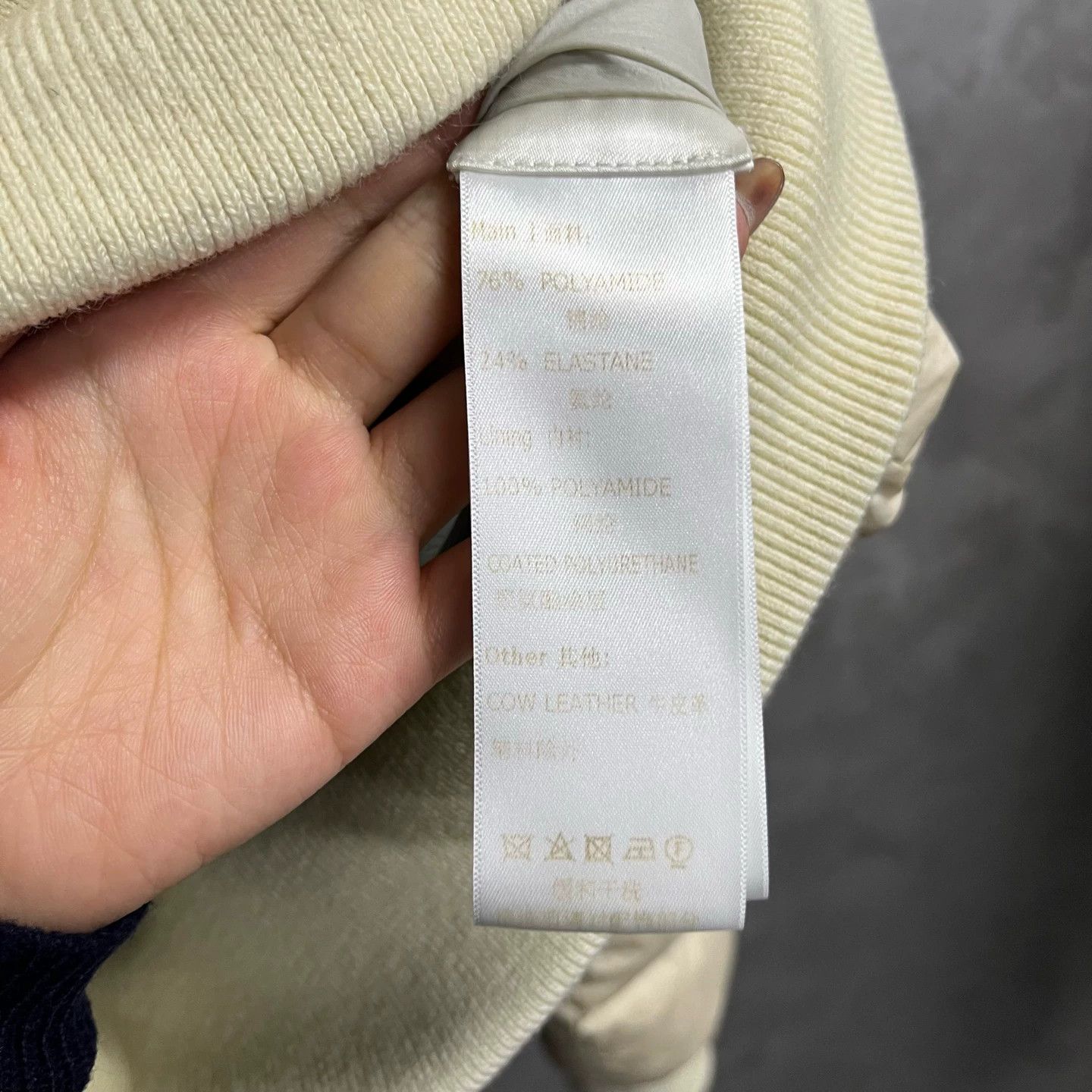 Louis Vuitton Off-white solid color lapel zip-up short long-sleeved jacket Size S / US 4 / IT 40 - 4 Thumbnail